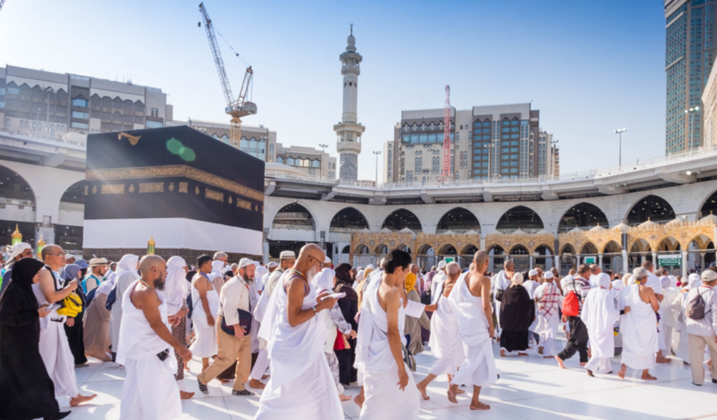 KUALA LUMPUR, March 18 (Bernama-Agencies) -- Saudi Arabia, the United Arab Emirates (UAE) and Qatar will celebrate Aidilfitri on Friday (March 20). Saudi Arabia’s Royal Court issued a statement on Wednesday announcing that the Supreme Court has decided that the final day of Ramadan in the Kingdom will fall on Thursday (March 19), with the first day of Aidilfitri on Friday, the Saudi Press Agency (SPA) reported. Meanwhile, the UAE’s Presidential Court made a similar announcement, stating that Thursday will mark the completion of the holy month of Ramadan in the UAE, according to the Emirates News Agency (WAM). In a statement, the Presidential Court said that, based on the decision of the Moon-sighting Committee for Shawwal 1447 AH, which convened on Wednesday evening in Abu Dhabi, and following a review of reports and moon-sighting results across the country, the Shawwal crescent was not sighted on that evening. Similarly, Qatar’s Ministry of Endowments and Islamic Affairs’ crescent moon sighting committee announced that Thursday will be the 30th and final day of Ramadan, with Aidilfitri on Friday. The committee said this in a statement issued after its meeting at the ministry’s headquarters on Wednesday evening, corresponding to Ramadan 29, 1447 AH, the Qatar News Agency (QNA) reported.