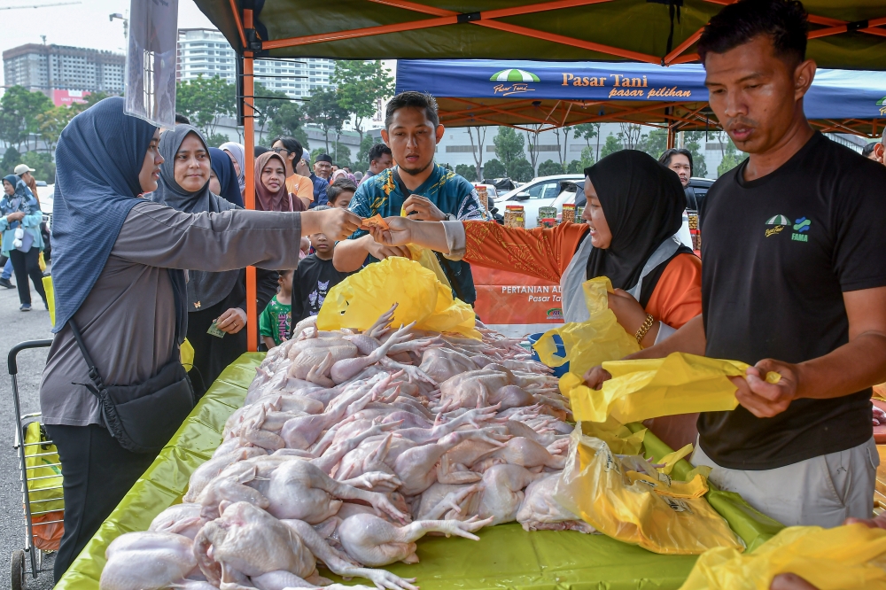 FAMA Targets RM40 Million Sales Value at Semarak Syawal Farmers Market