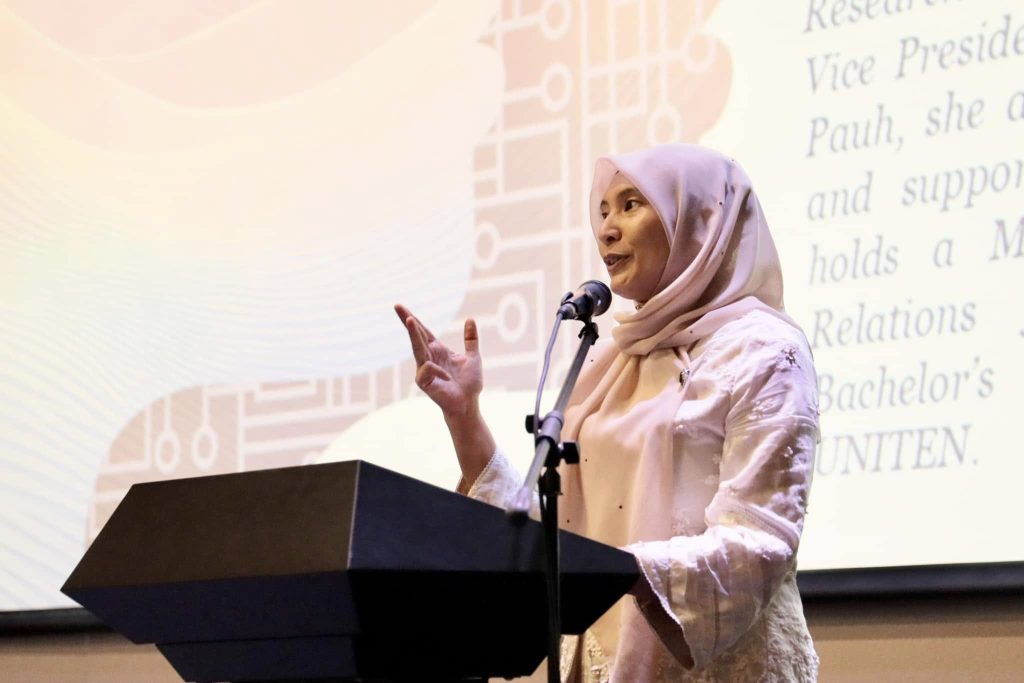 KUALA LUMPUR, March 30 — Nurul Izzah Anwar has firmly denied circulating claims that she has stepped down as Deputy President of People’s Justice Party (PKR). The former Permatang Pauh Member of Parliament described the allegations as baseless, stressing that she remains in her position and will continue to carry out the mandate entrusted to her in accordance with party responsibilities and established processes. “I remain committed to fulfilling this trust in line with the party’s responsibilities and processes, and there are no changes to the current leadership structure,” she said in a statement issued tonight. She also urged the public not to be swayed by unverified information circulating online, encouraging them instead to refer to official party channels for accurate updates. Speculation about her alleged resignation recently went viral on social media, triggering mixed reactions among party members and observers. Nurul Izzah Anwar, who is also the daughter of PKR president Anwar Ibrahim, was elected as Deputy President for the 2025–2028 term after defeating incumbent Rafizi Ramli in a straight contest during last year’s party elections.