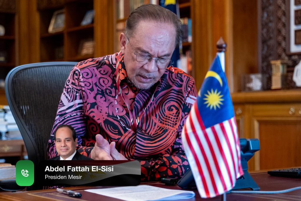 Malaysia has reaffirmed its commitment to elevating bilateral relations with Egypt to a Strategic Partnership following a telephone conversation between Prime Minister Anwar Ibrahim and Egyptian President Abdel Fattah El-Sisi. During the call, Anwar conveyed Aidilfitri greetings while both leaders exchanged views on the evolving situation in West Asia. Malaysia expressed concern over the ongoing conflict and commended Egypt’s role in encouraging de-escalation, dialogue and an immediate cessation of violence. On the Palestinian issue, Malaysia reiterated its support for Egypt’s efforts in providing assistance to Gaza and stressed that any peace initiative must include a continued ceasefire and uninterrupted humanitarian access. The Prime Minister also sought Egypt’s support for Malaysia’s planned 2026 humanitarian aid mission, which is expected to be carried out through the Rafah border crossing in the near future.