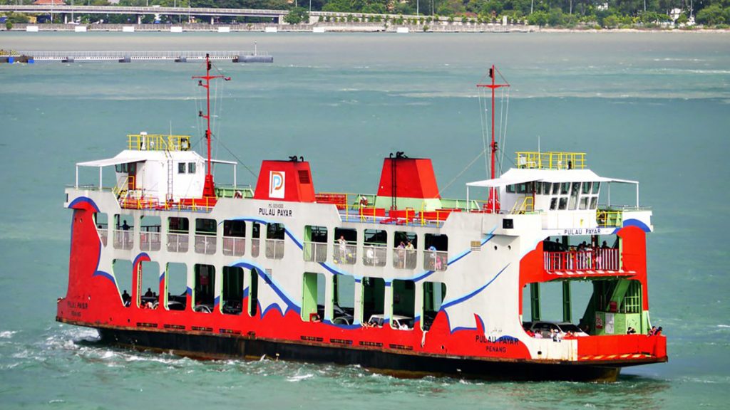 enang Ferry Penang is offering free ferry services from Sultan Abdul Halim Port (PSAH) and Raja Tun Uda Port (PRTU) to all Malaysians on the first and second Aidilfitri. Penang Port Commission (SPPP) Chairman Datuk Yeoh Soon Hin said the free ferry fare is a manifestation of his and Penang Port Sdn Bhd's (PPSB) ongoing commitment to making it easier for people to travel, especially during the festive season. "This free ferry service is not only aimed at reducing traffic congestion in Penang, but also to encourage the use of more sustainable and efficient public transport," he said in a statement tonight. In line with the initiative to provide free ferry services and the SPPP's 70th Anniversary (Platinum Jubilee) Celebration this year, Yeoh said SPPP was also sponsoring the implementation of a community programme through the "Kids Go Free | Aidilfitri Special" campaign at the Penang Ferry Museum here. He said the programme would allow Malaysian children aged 12 and below to enjoy free entry to the ferry museum from March 23 to 25. Yeoh said the initiative also complements SPPP's efforts in strengthening the role of the Penang Ferry Museum as a heritage-based learning and attraction centre.