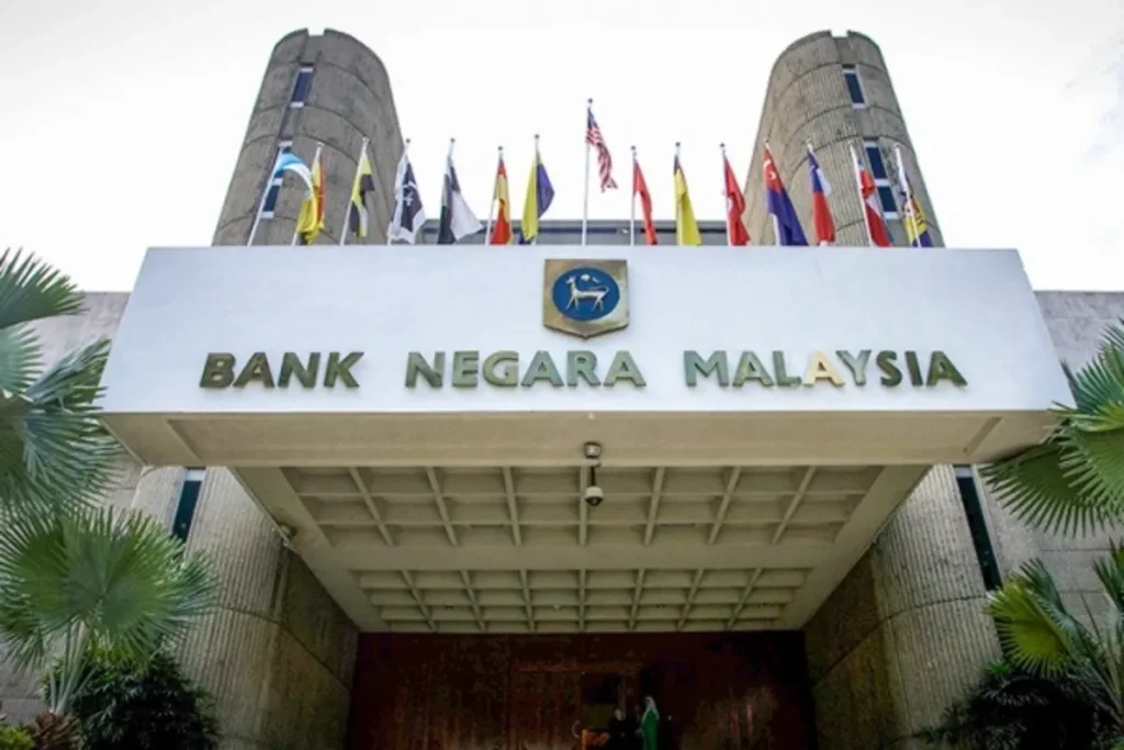 "BNM's liabilities consist primarily of currency in circulation (2025: RM177.75 billion; 2024: RM170.72 billion) and deposits by financial institutions (2025: RM118.06 billion; 2024: RM131.92 billion)," said BNM in its 2025 Annual Report released today. For the financial year ended Dec 31, 2025, BNM recorded a net profit of RM12.45 billion (2024: RM13.16 billion), following total income of RM14.35 billion (2024: RM14.98 billion), after deducting costs related to reserve portfolio management and monetary operations. In 2025, BNM spent RM1.86 billion to manage the organization. Of the net profit of RM12.45 billion, RM7.45 billion (2024: RM7.91 billion) will be transferred to the Risk Reserve, which amounts to RM155.31 billion at the end of 2025 (2024: RM147.90 billion). “Given that 85 percent of BNM's assets are denominated in foreign currencies, it is important for BNM to build up adequate Risk Reserves. "This allows BNM to buffer financial market volatility as well as fluctuations in the exchange rate of foreign currency assets," explained BNM.