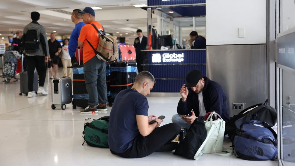 SYDNEY — The Australian government announced on Thursday a six-month ban on visitors holding Iranian passports, citing heightened risks that temporary visa holders may refuse or be unable to return home amid the ongoing Middle East conflict. The Department of Home Affairs said the ban applies to individuals seeking to enter Australia for tourism or work purposes, with some exceptions considered on a case-by-case basis, such as parents of Australian citizens. “The conflict in Iran has increased the risk that some temporary visa holders may be unable or unwilling to leave Australia when their visa expires,” the department said in a statement. Home Affairs Minister Tony Burke emphasized that visitor visas issued prior to the conflict would likely not be approved now. “The decision to settle permanently in Australia should be made in a planned manner by the government, not a random consequence of who books a holiday,” he said. Australia is home to over 85,000 people born in Iran, with significant diaspora communities in Sydney and Melbourne. Tensions between the two countries escalated earlier this month when Australia granted asylum to seven members of an Iranian women’s soccer team visiting the country. The players were branded “traitors” in Iran after refusing to sing the national anthem before an Asian Cup match — a protest against the Islamic Republic. Five of the seven individuals later withdrew their asylum applications, amid concerns that their families may have faced pressure or threats from Iranian authorities.