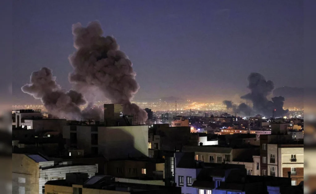 TEHRAN March 28 (Bernama-Anadolu) -- A series of explosions struck Iran’s capital early Saturday as the city came under United States (US) and Israeli attacks, Anadolu Ajansi (AA) reported. Severe explosions were reported in the northeastern areas of the city. Flashes were seen lighting up the sky, while smoke was observed rising from affected areas. Iran’s air defence systems were activated following the attacks. Iranian media also reported brief power outages in some parts of the city. Hostilities in the region have escalated since the US and Israel launched a joint offensive against Iran on Feb 28. Tehran has retaliated with waves of drone and missile strikes targeting Israel, Jordan, Iraq and Gulf countries hosting US military assets, inflicting casualties and infrastructure damage, while disrupting global markets and aviation. -- BERNAMA-ANADOLU