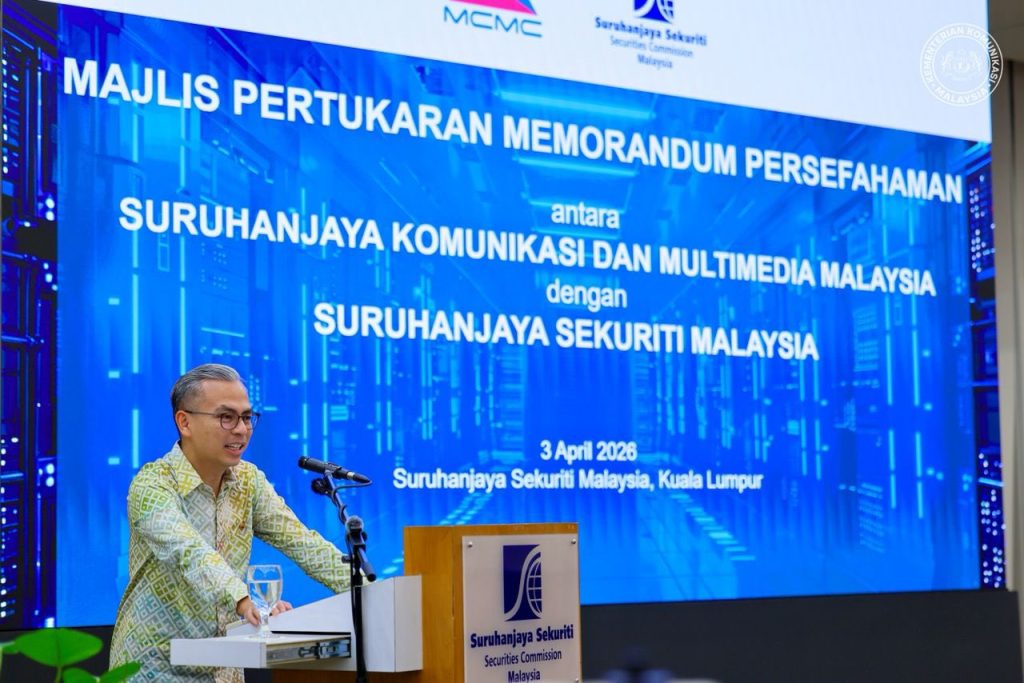Kuala Lumpur, Malaysia — YB Fahmi Fadzil witnessed the signing of a Memorandum of Understanding (MoU) between the Malaysian Communications and Multimedia Commission and the Securities Commission Malaysia to enhance joint efforts in tackling online fraud and illegal investment schemes. The MoU was signed by MCMC Chairman Mohamad Salim Fateh Din and SC Chairman Mohammad Faiz Azmi, and witnessed by Fahmi alongside Deputy Finance Minister Liew Chin Tong. YB Fahmi said the collaboration marks a significant step in strengthening enforcement capabilities through closer intelligence sharing and the use of advanced technologies, including artificial intelligence (AI), to more effectively detect and remove fraudulent content online. He noted that between 2024 and 2025, the Securities Commission, with the support of MCMC, successfully blocked 328 websites, 388 Telegram accounts, and 60 phone numbers linked to scams. “This joint effort reflects our commitment to act swiftly and decisively against increasingly sophisticated scam tactics that threaten public trust and financial security,” he said. The initiative will also be reinforced through the expanded role of the National Scam Response Centre, alongside intensified public awareness programmes aimed at educating Malaysians on identifying and avoiding online fraud. Fahmi added that the government remains dedicated to safeguarding the digital ecosystem and ensuring stronger protection for the public against financial scams.