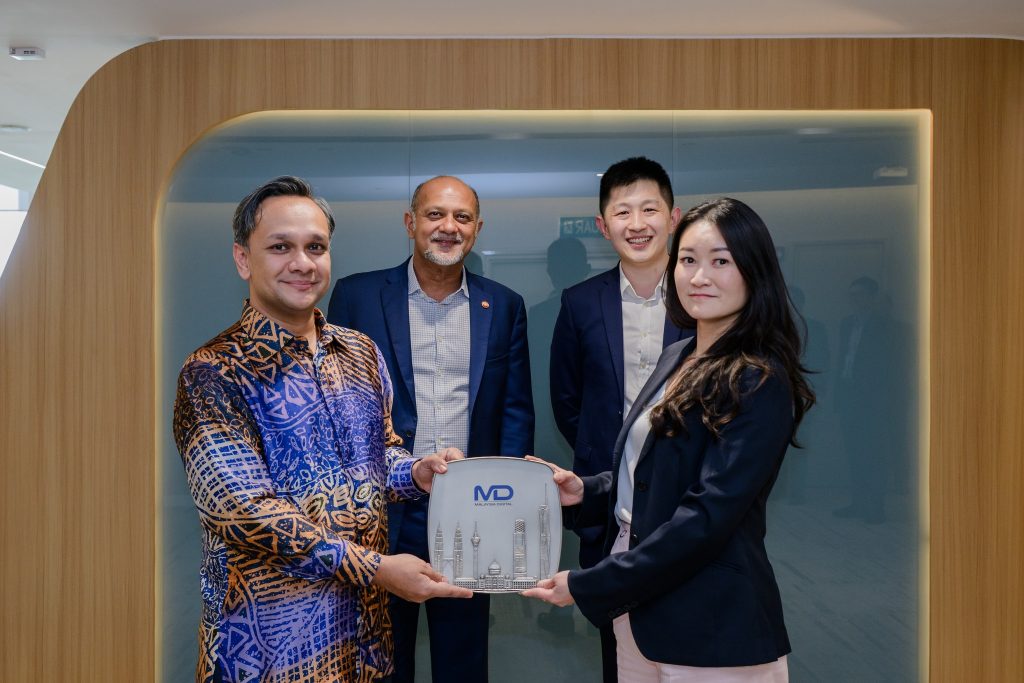 KUALA LUMPUR, April 1 — Tencent continues to deepen its footprint in Malaysia, reinforcing its role as a key contributor to the nation’s digital economy since entering the market in 2013. The technology giant has made significant strides across multiple sectors, including games and entertainment, digital payments, artificial intelligence (AI), and cloud services, positioning itself as a major player in Malaysia’s growing digital ecosystem. Tencent Malaysia recently achieved Malaysia Digital (MD) status, a milestone seen as a strong vote of confidence in the country’s digital economy and investment climate. The recognition is expected to further accelerate the company’s expansion, including the establishment of a regional hub in Malaysia. The move is set to drive innovation, strengthen the local technology ecosystem, and create high-value opportunities that enhance Malaysia’s standing as a leading digital nation. Industry observers note that the regional hub will play a pivotal role in advancing technological capabilities and attracting further global investments. The initiative is also expected to deliver direct benefits to businesses and the public through improved AI, cloud infrastructure, digital payments, and real-time communication solutions. These advancements will enable smarter services, ranging from digital banking to cross-border transactions, while empowering local enterprises and enhancing customer experiences. With continued growth in its digital ecosystem, Malaysia is well-positioned to emerge as a key regional hub for innovation and digital services, supported by strategic investments from global technology leaders like Tencent.