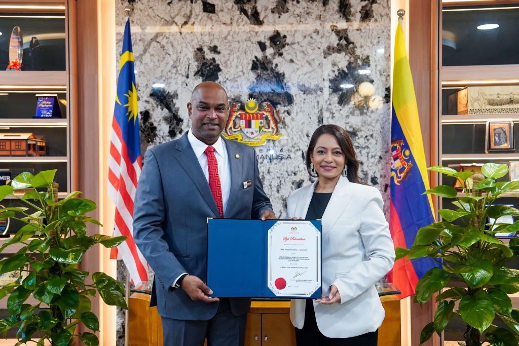 KUALA LUMPUR, April 16 — Human Resources Minister Minister Ramanan has extended his congratulations to Puan Biruntha Mooruthi on her appointment as Chief Executive Officer of Talent Corporation Malaysia Berhad (Talent Corp), effective yesterday, describing it as a significant step toward strengthening Malaysia’s talent development agenda. Ramanan said the appointment reflects the government’s commitment to building a more dynamic and focused talent strategy that aligns closely with current industry demands. “With over 20 years of leadership experience across government, academia and industry, I am confident that Madam Biruntha will lead Talent Corp to greater heights and deliver impactful outcomes,” he said in a statement. He highlighted her strong leadership track record in driving national initiatives, advancing innovation agendas, and bridging the gap between research and market needs — qualities he noted are crucial in today’s increasingly challenging economic landscape. Ramanan also commended Biruntha’s contributions in mentoring thousands of entrepreneurs and accelerating technology commercialization, underscoring her dedication to strengthening Malaysia’s talent and innovation ecosystem. “I believe that under her leadership, Talent Corp will continue to play a strategic role as a key think tank in enhancing workforce readiness, expanding quality job opportunities, and ensuring that national talent policies contribute meaningfully to sustainable economic growth,” he added. At the same time, Ramanan expressed his appreciation to former CEO Mr. Edward Ling for his service and contributions during his tenure at Talent Corp. He concluded by wishing Biruntha continued success in carrying out her new responsibilities for the betterment of the nation. -- Minutes MY / Igneseous Noris -- Credit: FB Ramanan Ramakrishnan