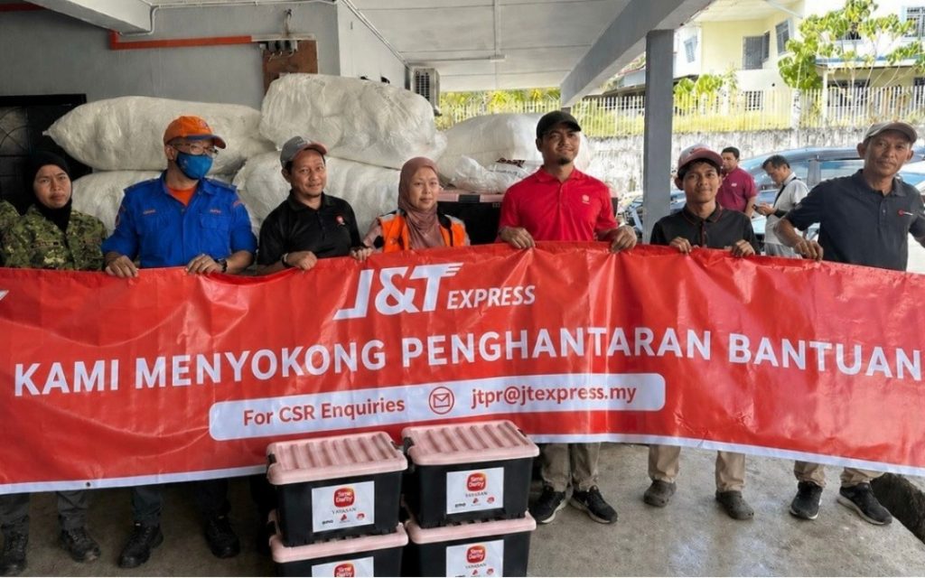 SANDAKAN, May 8 -- J&T Express Malaysia⁠ has mobilised its logistics resources to assist communities affected by the recent fire at Kampung Bahagia here, which destroyed about 1,000 houses and displaced an estimated 9,007 residents. Public Affairs and Branding Manager Steve Yap said the company is working closely with Jabatan Kebajikan Masyarakat⁠ and Yayasan Sime Darby⁠ to provide free logistics support for the delivery of essential relief supplies to the affected area. He said J&T Express Malaysia had deployed aid in several phases based on the evolving needs of affected families to ensure continuous assistance throughout the recovery period. “We are deeply concerned about the situation in Sandakan. Upon learning of the incident, we immediately engaged the relevant authorities and mobilised our resources to complement ongoing relief operations. “We will continue to monitor the situation closely and extend further support where necessary,” he said in a statement today. Yap said the company continues to play an important role in ensuring the efficient and reliable delivery of humanitarian aid during emergencies by leveraging its nationwide logistics network. He added that the company remains open to collaborations with government agencies and private sector partners on future community support initiatives. For CSR-related inquiries, the public may contact J&T Express Malaysia via email at jtpr@jtexpress.my.