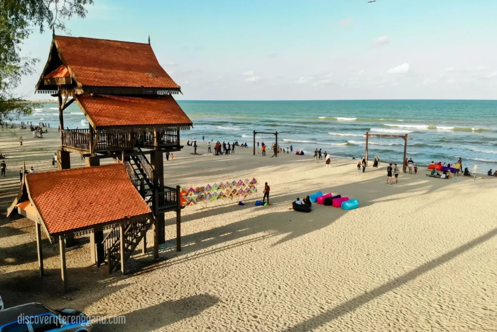 KUALA TERENGGANU, May 5 (Bernama) -- The federal government, through the Ministry of Tourism, Arts and Culture (MOTAC), has approved nearly RM22.9 million for the implementation of nine projects in Terengganu between Jan 1 and April. MOTAC secretary-general Datuk Shaharuddin Abu Sohot said the projects under the 13th Malaysia Plan (13MP) include new builds, as well as upgrades to facilities, aimed at further boosting the state’s tourism sector. He said the projects include building and upgrading tourism facilities at Pulau Bidong State Park in Kuala Nerus, constructing a public jetty for tourists to Pulau Tenggol, along with other facilities in Dungun, upgrading existing tourism facilities in Hulu Kekabu, Guntung in Setiu, as well as improving signage and pathways throughout the Islamic Civilisation Park in Kuala Terengganu. “During the 12th Malaysia Plan period, MOTAC approved 76 projects worth RM31.26 million in Terengganu,” he said at the handover of the Terengganu Cultural Village project and the conservation, refurbishment and upgrading project for the Terengganu State Museum Board here today. Also present were State Tourism, Culture, Environment and Climate Change Committee deputy chairman Sulaiman Sulong and Terengganu Tourism director Datuk Tengku Mohd Ariffin Tengku A. Rahman. Shaharuddin said the RM5.2 million project represents more than physical development, but a significant effort to preserve, elevate and strengthen Terengganu’s cultural heritage. He said that with upgraded, more modern and safer facilities, Terengganu Cultural Village is set to become a more attractive and competitive tourism destination, further contributing to local economic growth and the state’s tourism industry. “The Cultural Village serves as a platform to showcase the uniqueness of local arts, customs, traditional architecture and way of life to future generations. “On behalf of the ministry, I would like to take this opportunity to remind all parties that these facilities must be properly maintained to avoid over-reliance on federal government funding,” he said. The Terengganu Cultural Village project and the conservation, refurbishment and upgrading project by the Terengganu State Museum Board include several components, among them the Laman Warisan Hall, pavilions, walkways and footbridges, toilets, as well as traditional structures such as Rumah Nelayan, Rumah Bujang Selasar, Rumah Bujang Berkembar, Rumah Limas Belanda, Rumah Tele and Istana Tengku Long. Approved under the Ministry of Finance’s Special Allocation (COVID-19), the project began on May 24, 2023, and was completed on March 3, 2026. -- BERNAMA