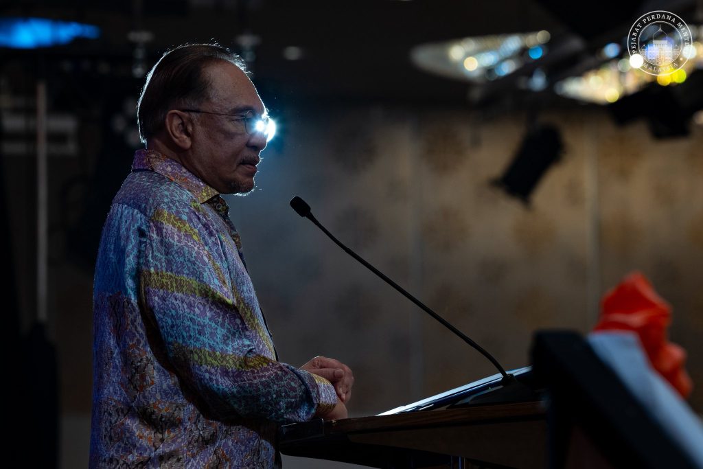REMBAU, May 14 -- Prime Minister Datuk Seri Anwar Ibrahim is expected to make several special announcements for youths during the National Youth Day (HBN) 2026 celebration at X Park Sendayan tomorrow. Youth and Sports Minister Datuk Seri Dr Mohammed Taufiq Johari said the Prime Minister is scheduled to officiate the three-day programme themed ‘Empowering MADANI Youth’ at 9 am. "Several initiatives would also be launched during the celebration, including the Youth Development Action Plan involving all ministries, which had been discussed at the Cabinet Committee on Youth and Sports Development," he told reporters here, today. He said youths were urged to come in large numbers tomorrow morning as HBN would also be held in stages according to states and districts throughout Malaysia, with a target of 4.3 million participations through various programmes implemented nationwide. According to him, this year’s celebration would feature five main segments, comprising job creation and employment opportunities, leadership, volunteerism and internationalisation, active Malaysia, innovation and digital, as well as culture, arts and music. Earlier, Mohammed Taufiq officiated the closing ceremony and prize presentation for the 38th Institute of Youth and Sports Skills Training (ILKBS) sports championship held at the National Youth Advanced Skills Institute Chembong (IKTBN Chembong) here. In his speech at the event, he said his ministry is committed to ensuring that the talents of more than 12,000 IKTBN students nationwide would continue to be empowered and fully utilised, while strengthening their career marketability after graduation. “They are the future TVET (Technical and Vocational Education and Training) assets of the country. Looking at current developments, job opportunities are no longer focused solely on those who excel academically, but skills-based fields are becoming increasingly important and must also be mastered. "We aim for the talents of these students not only to be focused on the local industry, but also to become sought after internationally. Currently, the graduate employability rate among these students has reached 97 per cent,” he added. -- BERNAMA