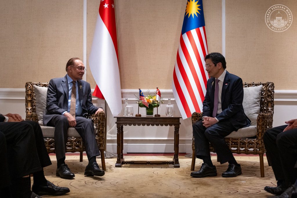 KUALA LUMPUR, May 8 — Prime Minister Anwar Ibrahim and Singapore Prime Minister Lawrence Wong have reaffirmed their commitment to strengthening strategic bilateral cooperation aimed at safeguarding mutual interests, regional stability and the prosperity of the people of both countries. During a bilateral meeting yesterday, both leaders discussed several key areas of cooperation, including efforts to accelerate the implementation of the Johor-Singapore Special Economic Zone (JS-SEZ) and ensure the Rapid Transit System (RTS) Link project becomes operational by the end of 2026. The discussions also focused on expanding collaboration in renewable energy development and the ASEAN Power Grid initiative, as well as deepening cooperation in Carbon Capture and Storage (CCS) technology as part of broader sustainability and climate goals. Malaysia also stressed the importance of continuing maritime border negotiations in a constructive manner and in accordance with international law. Both sides agreed on the need to address matters related to water supply, airspace and the management of the Kuala Lumpur Flight Information Region (KL FIR) through mutual respect and bilateral understanding. On regional and international developments, Anwar emphasised the importance of achieving a lasting ceasefire in the Middle East and safeguarding freedom of navigation in the Strait of Hormuz amid growing geopolitical tensions. The Prime Minister further underscored the need for ASEAN to continue playing a principled and proactive role in preserving regional stability, security and the sustainability of global supply chains. Anwar said Malaysia remains committed to fostering strong ties with Singapore in the spirit of good neighbourliness and ASEAN cooperation, while advancing sustainable economic growth and regional peace. -- MINUTESMY -- SOURCE: FB ANWAR IBRAHIM
