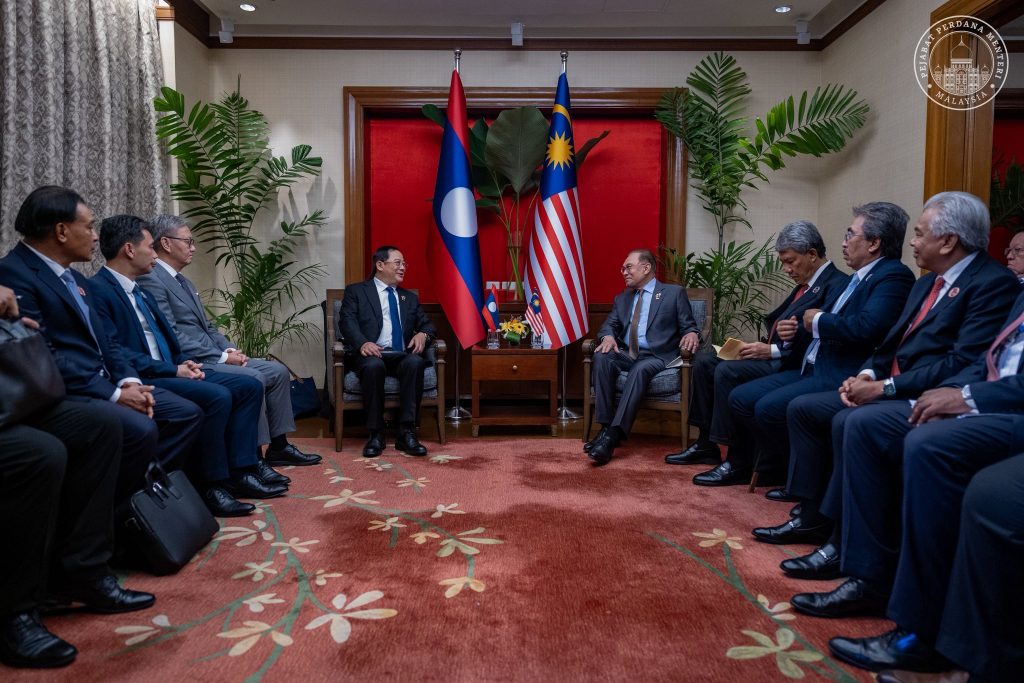 KUALA LUMPUR, May 8 — Anwar Ibrahim and Lao Prime Minister Sonexay Siphandone have reaffirmed their shared commitment to further strengthening bilateral friendship and strategic cooperation for the benefit of both nations and the wider ASEAN region. During a meeting between the two leaders yesterday, both sides expressed their determination to expand collaboration in key sectors including trade, investment, renewable energy, higher education, defence, telecommunications and regional connectivity. Anwar said Malaysia remains committed to deepening cooperation with Lao PDR in line with the shared aspiration of promoting sustainable growth, regional stability and inclusive prosperity within ASEAN. The Prime Minister also voiced Malaysia’s support for efforts to strengthen ASEAN economic and logistics integration, particularly through the ASEAN Express railway network linking Malaysia, Thailand, Lao PDR and China. In addition, both leaders discussed the importance of enhancing regional energy cooperation through initiatives such as the Laos-Thailand-Malaysia-Singapore Power Integration Project (LTMS-PIP), aimed at improving cross-border electricity connectivity and advancing renewable energy development in the region. Anwar stressed that under the spirit of Malaysia MADANI and ASEAN solidarity, sustainable development, mutual respect and shared prosperity remain essential pillars in ensuring long-term regional stability and progress. “We believe that stronger regional cooperation and people-centred development will pave the way for a more resilient and prosperous ASEAN for future generations,” he said. -- MINUTESMY -- SOURCE:FB ANWAR IBRAHIM