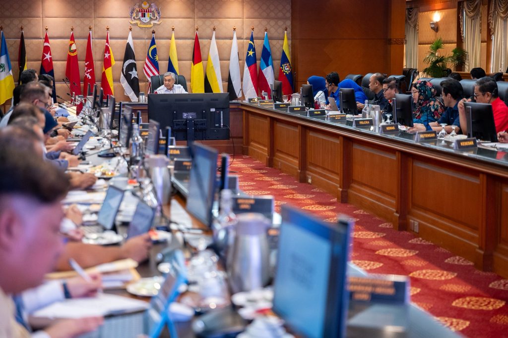 Deputy Prime Minister Zahid Hamidi Urges Public to Stay Vigilant as Southwest Monsoon Begins Today