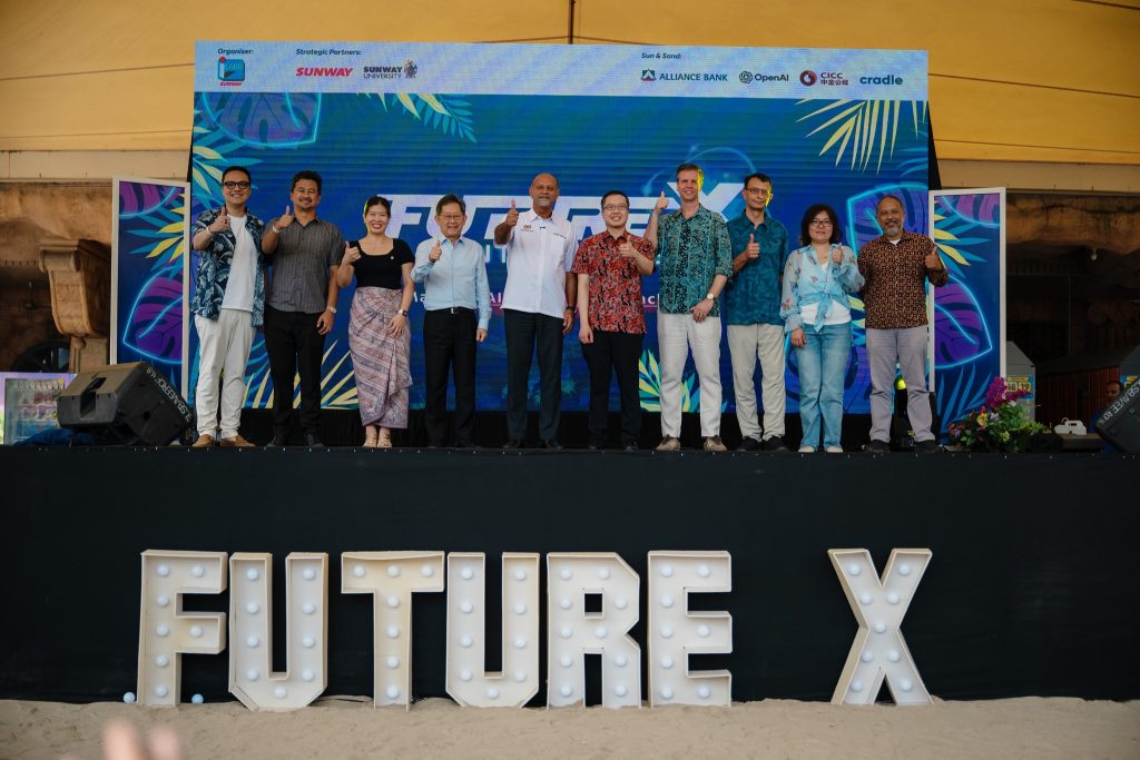 KUALA LUMPUR, 13 May — Malaysia is positioning itself as a leading force in the global digital and artificial intelligence ecosystem by fostering stronger international collaboration and accelerating innovation-driven initiatives, said Digital Minister Gobind Singh Deo. Speaking at the FutureX Venture Fest, Gobind highlighted Malaysia’s commitment to building an open, connected, and borderless future through strategic partnerships with innovators, investors, and industry leaders from Silicon Valley, China, Europe, Australia, and across ASEAN. He said the strong international participation at the event reflects growing confidence in Malaysia’s role as an emerging technology and innovation hub in the region. “As we advance towards becoming an AI Nation by 2030, our focus remains clear — ensuring that artificial intelligence delivers meaningful impact for startups, SMEs, researchers, students, civil servants, and everyday Malaysians,” he said. Gobind added that the government is actively translating innovation policies into practical outcomes through initiatives such as the Government Innovation Initiative (GII), which aims to improve public services, accelerate technological adoption, and create wider economic opportunities for the rakyat. He stressed that innovation cannot thrive in isolation and called for greater collaboration across borders, industries, and communities to shape the future of technology and economic growth. “The future cannot be built alone. Collaboration will define the next chapter of innovation, and Malaysia is ready to work with global partners to create inclusive and sustainable progress,” he said. -- MINUTESMY -- SOURCE: FB GOBIND SINGH DEO