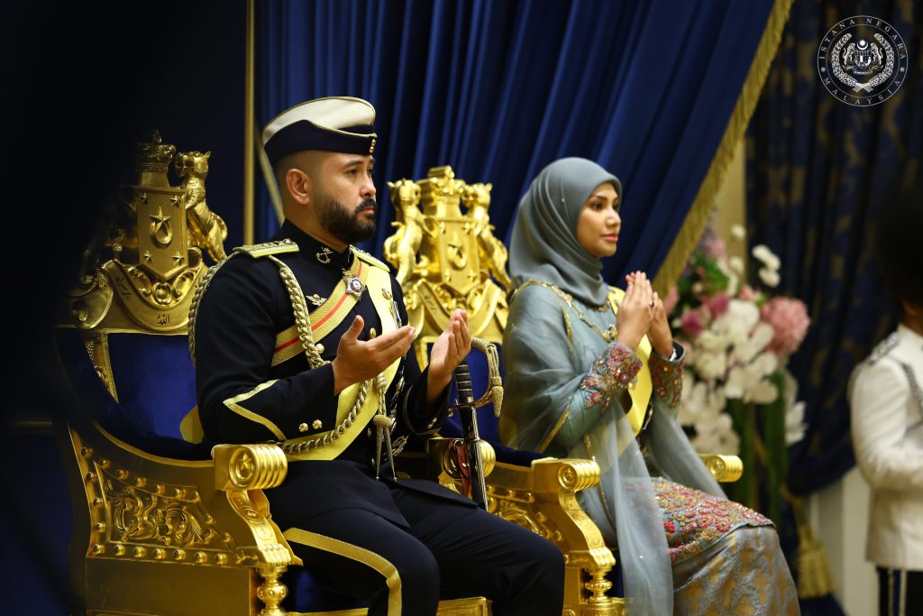 JOHOR BAHRU, MAY 20 -- The King, Sultan Ibrahim, today conferred the Sultan Ibrahim Johor Order of Merit, First Class, Dato' Sri Mulia Sultan Ibrahim Johor (SMIJ) on Che' Puan Mahkota Khaleeda of Johor. According to a post on HRH Crown Prince of Johor's official Facebook page, His Majesty also conferred the Most Honourable Order of Johor, First Class (DK I) on the Raja Muda of Johor Tunku Iskandar Tunku Ismail. The conferment of the awards was officiated by the Regent Sultan of Johor, Tunku Mahkota Ismail, at a ceremony held at the Istana Besar here, today. Also attending the ceremony were Tunku Temenggong of Johor Tunku Idris Iskandar Al-Haj Sultan Ibrahim and Tunku Abu Bakar Ibrahim Tunku Ismail. -- BERNAMA