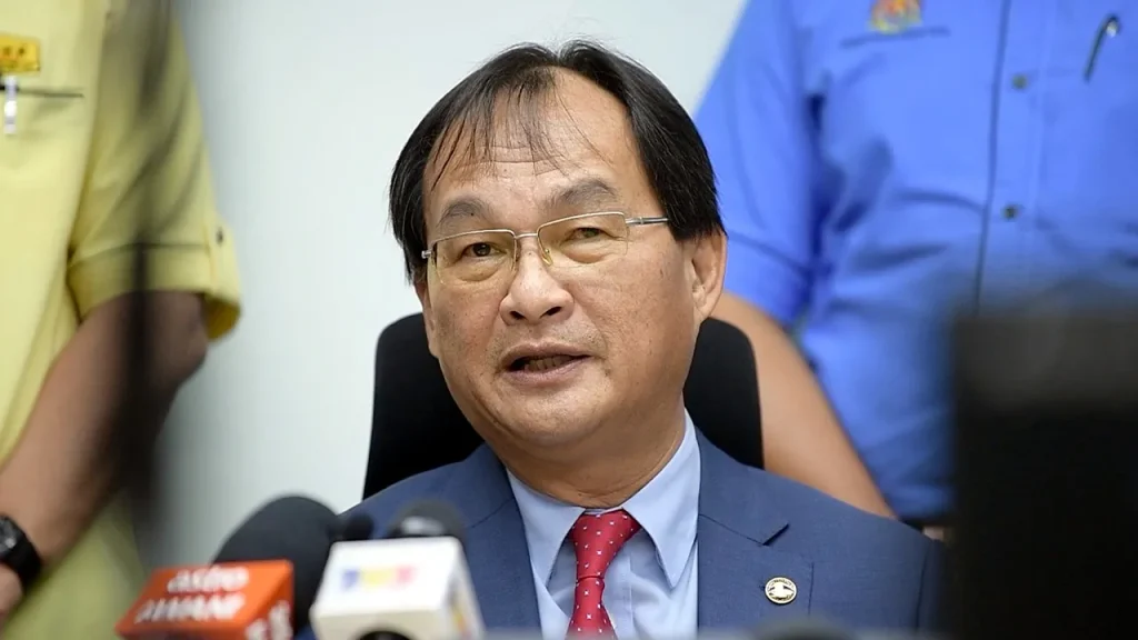KUALA LUMPUR: Ba'kelalan state assemblyman (ADUN) Baru Bian has filed an application to strike out the suit filed against him by Parti Keadilan Rakyat (PKR), which is seeking RM10 million in damages over alleged breach of bond conditions when he quit the party after winning the 14th General Election (GE14) in 2018. The notice of application was filed through Messrs. YH Teh & Quek on April 6 on the grounds that the High Court of Malaya in Peninsular Malaysia did not have jurisdiction to hear the case because the cause of action arose in Sarawak. The court set May 20 for case management before High Court Judge Roslan Mat Nor. In the application, Baru Bian, who is also the former Member of Parliament for Selangau, said he signed the bond in Kuching on April 25, 2018 and his involvement with PKR was only focused on Sarawak. "The plaintiff's (PKR) actions against me, even if proven true, do not arise in Peninsular Malaysia. The claim arises in Sarawak," he said in the application. Baru Bian is among 16 former MPs and assemblymen who were sued by PKR Secretary-General Datuk Dr Fuziah Salleh on behalf of PKR for allegedly violating the terms of a RM10 million bond signed with the party. Also named as defendants are Datuk Kamarudin Jaffar, Datuk Mansor Othman, Datuk Mohd Rashid Hasnon, Datuk Seri Saifuddin Abdullah and Datuk Seri R. Santhara Kumar. Apart from that, Abdul Yunus Jamhari, Datuk Azman Nasrudin, Dr Afif Bahardin, Chong Fat Full, Daroyah Alwi, Haniza Mohamed Talha, Muhammad Hilman Idham, Muhammad Jailani Khamis, Robert Ling Kui Ee and Zulkifli Ibrahim were also named as defendants. In separate suits filed on Feb 19 and 27, PKR claimed that under the operative clause of the bond, each defendant agreed to pay the party RM10 million within seven days of the occurrence of any event including the defendant resigning from the party, joining another political party or becoming an independent elected representative. The plaintiff claimed to have nominated each defendant as a candidate to contest in the 14th GE and successfully won several Parliamentary and State Assembly seats, subsequently forming the Federal Government and several state governments. "However, on 24 Feb 2020, each of the defendants ceased to be party members after being elected under the party banner. They also expressed support for political coalitions other than PKR," PKR said in the statement of claim. PKR announced on March 11, 2020 that the party decided to terminate the membership of each defendant immediately and a certificate dated March 16, 2020 was issued to confirm that the membership of each defendant had been terminated and demanded that each defendant pay a bond of RM10 million, but they failed to do so.