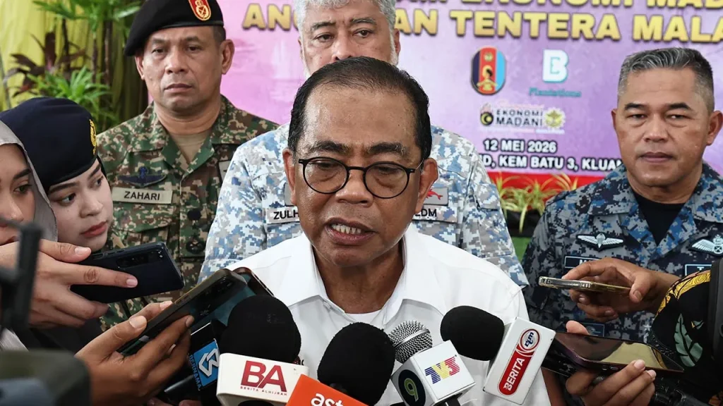 KLUANG, 12 MAY -- Defence Minister Datuk Seri Mohamed Khaled Nordin will meet his Norwegian counterpart in Singapore later this month to seek clarification regarding the country's surprise decision to block the export licence of anti-ship missiles (NSM) to Malaysia. He said the meeting would also be used to express the Malaysian government's regret and surprise at Norway's action in cancelling the delivery of the assets, just a few days before the scheduled date last March. "It is very unfortunate that we have signed a contract to purchase missiles from Norway since 2018. The missiles were supposed to be delivered last March to equip our littoral combat ships (LCS) as well as KD Lekiu and KD Jebat. "... but a few days before the delivery date, without any 'storms and hurricanes', the Norwegian government told us they would not grant a license to market the product after eight years of our purchase. Of course it surprised us, of course it affected us," he said. He said this after officiating the Malaysian Armed Forces (ATM) MADANI Economic Programme here today. Mohamed Khaled said the action did not reflect good diplomatic relations between the two countries. He said Malaysia was currently using diplomatic channels at various levels, including the relationship between the Prime Ministers and Foreign Ministers of both countries, to resolve the crisis. "Since this matter is still being handled through diplomacy, I do not want to comment further at this time," he said. The Norwegian Foreign Ministry has reportedly revoked several export licenses related to certain technologies as part of the country's efforts to tighten export controls. According to the website of Kongsberg Defence & Aerospace AS (KDA), the NSM procurement was signed between the RMN and KDA in April 2018 with a contract value of 124 million euros (RM571.9 million) to equip six new LCS ships. The missile is capable of carrying out long-range maritime strikes at high subsonic speeds with a range exceeding 300 kilometers. -- BERNAMA