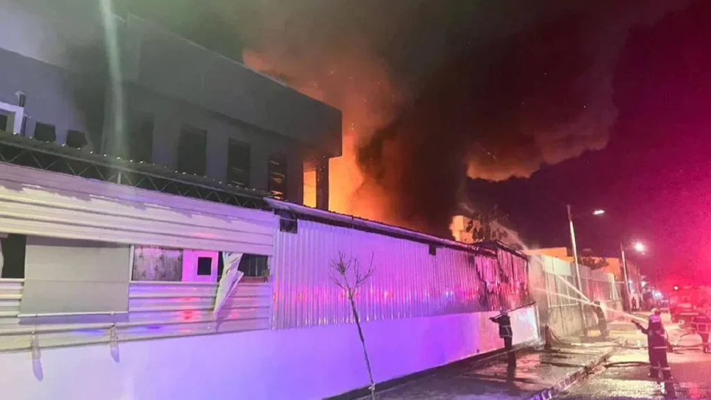 BUKIT MERTAJAM -- Two factories and a workers' dormitory were destroyed in a fire in Lorong Industri Ringan 4, Juru Light Industrial Area, here yesterday. Assistant Director of the Fire and Rescue Operations Division of the Malaysian Fire and Rescue Department (JBPM) in Penang, John Sagun Francis, said his department received an emergency call regarding the incident at 8.25pm. "Eight people who were in the factory and dormitory managed to escape, consisting of one Myanmar and one Vietnamese worker each, as well as two local workers and three Nepalese workers," he said in a statement today. He said the fire was completely extinguished at 10.22pm before the operation ended two hours later after his team ensured that there were no embers or the spread of fire there. According to him, 30 officers and firefighters from three fire stations and rescuers were involved in the firefighting operation and were also assisted by more than 100 people from 17 Volunteer Fire Departments. -- BERNAMA