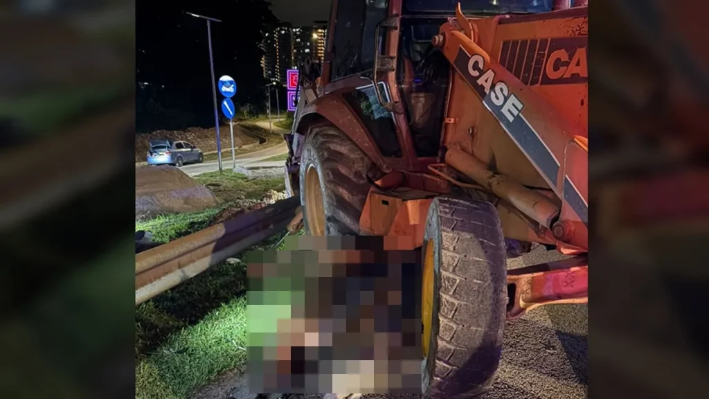 SHAH ALAM -- A motorcyclist died after being pinned under an excavator in an accident at the Federal Highway exit heading towards the sugar factory junction from the Shah Alam direction, midnight last night. Selangor Fire and Rescue Department (JBPM) Assistant Director of Operations Ahmad Mukhlis Mokhtar said his department received an emergency call at 12.06 midnight. "The accident involved a Yamaha Y15 motorcycle ridden by a 20-year-old man who is believed to have hit an excavator from behind. "The victim who was trapped under the excavator was confirmed dead by Ministry of Health personnel and handed over to the police for further action," he said in a statement here today. He said the operation involved five members of the Shah Alam Fire and Rescue Station with a Sitrak FRT vehicle. -- BERNAMA