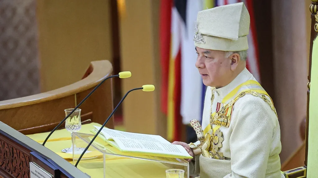 IPOH -- The Sultan of Perak, Sultan Nazrin Shah, has granted permission for youth to be given the honour of delivering Friday sermons at mosques across the state tomorrow in conjunction with the celebration of National Youth Day on May 15. The President of the Perak Islamic Religious and Malay Custom Council (MAIPk), Tan Sri Mohd Annuar Zaini, said Sultan Nazrin said this to appreciate and recognise the important role of youth in this country. He said Sultan Nazrin would also deliver a Friday sermon in Perak tomorrow on the theme of youth with the title "Youth: The Driving Force of National Progress". "The Perak State Youth and Sports Department has submitted 94 names of youth leaders who have been approved by the Sultan of Perak to deliver sermons at mosques and suraus in Perak on Friday, May 8, 2026," he said in a statement today. Youth leaders who will be involved in reciting the Friday sermon tomorrow include those from the Malaysian Islamic Youth Force (ABIM), District Youth Council, Rakan Muda Club and youth clubs. -- BERNAMA