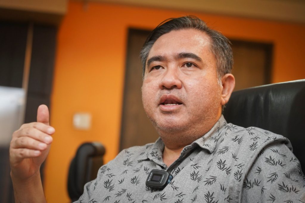PUTRAJAYA -- The Road Transport Department (JPJ) has agreed to restore the online vehicle transfer of title (THM) transaction service immediately and any system delays for improvements will be implemented during this long holiday weekend. Transport Minister Anthony Loke said the decision was reached as a result of discussions with RTD Director-General Datuk Aedy Fadly Ramli, following media reports regarding the suspension of the service last night. "JPJ has informed the Ministry of Transport (MOT) regarding abuse and fraud occurring in the title transfer system, resulting in liabilities that need to be borne by JPJ. Therefore, JPJ needs to make improvements to the online system immediately. "However, I have advised JPJ to ensure that the system improvement work does not disrupt the daily affairs of ordinary users and does not cause major congestion at JPJ offices," he said in a post on Facebook today. The media previously reported the temporary suspension of all online vehicle THM transactions effective today, involving all digital channels including public portals, kiosks and its business partners MyEG and eAuto Sdn Bhd. -- BERNAMA