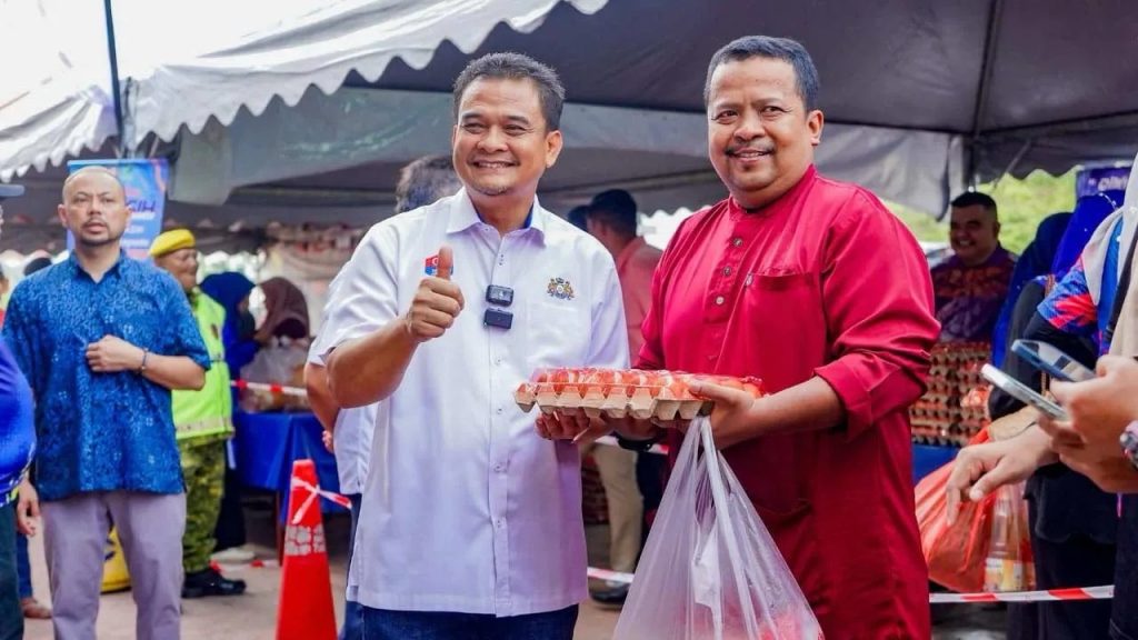 JOHOR BAHRU, May 24 -- Strong public response to the Johor Jualan Kasih (JKJ) programme ahead of Aidiladha reflects how the state government’s initiative has become a source of relief for households in coping with rising living costs while preparing for the festive season. A Bernama survey at the Bandar Baru Uda Farmers’ Market here found many consumers taking the opportunity to purchase the Kasih Combo Set, comprising essential items such as one chicken, a tray of eggs and two litres of cooking oil for about RM15, representing savings of around 30 per cent per purchase. Former Social Welfare Department (JKM) employee Abdullah Din, 70, said he and his wife came to the sales location after learning about the programme through the TikTok application. “The combo set offered is much cheaper than market prices and comes at a very timely moment ahead of Hari Raya Aidiladha next week,” he said. The overwhelming response has indirectly reflected how the state government’s initiative serves as a “breathing space”, offering relief to the people in coping with cost-of-living pressures. Healthcare worker Mohd Faizal Samsudin, 43, expressed hope that the initiative would be expanded to more locations so that more people could benefit and save on household spending. Meanwhile, private sector employee S. Nithya, 38, from Perling, who attended with her mother and siblings, described the prices offered under JKJ as reminiscent of an earlier time when goods could be bought at lower prices. “It’s good that JKJ exists because at least we can enjoy direct benefits. Even if we have to queue early in the morning, it’s worth it as long as we can get cheaper goods,” she said. Housewife Kamariah Ahmad, 60, expressed gratitude for the state government’s concern and hoped similar efforts would be expanded, including increasing chicken supplies as it is her children’s favourite item, especially for the festive season. Meanwhile, at the Permanent Farmers’ Market in Mersing, visually impaired senior citizen Husin Ali, 76, from Kampung Tenglu, said he was grateful that the combo set was sufficient to support him and his wife for about two weeks, including throughout the festive season. Housewife Norazimah Mohd Yasa, 51, from Kampung Sungai Muka Dua and security guard Syed Haiqual Syed Mohamed, 35, also shared the view that the programme represented a golden opportunity to save for those with unstable and limited incomes. For physically disabled single mother Nora Mohd, 46, she said she always looked forward to such programmes and would make an effort to attend even if the venue was far from her home in Kampung Wak Salam. “Sometimes, even when I’m not feeling well, I still make the effort to come because the savings are significant. With RM15, you can get three essential items. You definitely can’t get that elsewhere,” said the mother of three. Norazimah Mohd Yasa, 51, who travelled by motorcycle from Kampung Sungai Muka Dua, said she always kept track of announcements on the discounted sales programme introduced since 2023, as the significant price differences helped reduce monthly household expenses. “My husband works as a tow truck driver and his income is irregular, so we have to be more careful with daily spending,” said the mother of three. To meet high demand during the festive season, JKJ implementation for this month and June will continue with a target of benefiting 750,200 families, involving more than three million recipients across the state. The programme includes the offering of more than 750,000 Kasih Combo Sets, alongside sales of various other items such as vegetables, fish and agro-based products at reasonable prices. -- BERNAMA