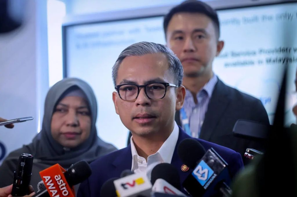 KUALA LUMPUR, May 29 -- The government, through the Ministry of Communications, is formulating various initiatives to help media practitioners in the country navigate current challenges, including the rapid advancement of Artificial Intelligence (AI) technology and economic uncertainty. Communications Minister Datuk Fahmi Fadzil said this year’s National Journalists’ Day (HAWANA) was being celebrated amid concerns among media practitioners over their jobs and future in the media industry. “This year we are celebrating Journalists’ Day in an atmosphere where many may be worried about their jobs and their future as a result of AI and economic issues. “But insya-Allah, on the government’s part, especially the Ministry of Communications, several matters are being looked into to assist friends in the media industry,” he said in his message in conjunction with the HAWANA 2026 celebration today. Meanwhile, Fahmi said the existence of a free and ethical media formed the cornerstone of the country’s democratic system. “Free and ethical media are vital, not only for the country’s democratic system, but also for the future of Malaysia,” he said. With the theme “Media Integrity Strengthens Credibility”, the highlight of the HAWANA 2026 celebration will take place at the PICCA Convention Centre @ Arena Butterworth in Penang on June 20 and is expected to be officiated by Prime Minister Datuk Seri Anwar Ibrahim. The event is expected to bring together about 1,000 media practitioners from both domestic and international backgrounds, serving as a strategic platform to generate fresh ideas and set the direction of contemporary journalism. May 29 was gazetted as National Journalists’ Day in conjunction with the publication of the first edition of the Utusan Melayu newspaper on May 29, 1939, to honour the contributions and services of media practitioners and veteran journalists in the nation’s development. Organised by the Ministry of Communications with the Malaysian National News Agency (Bernama) as the implementing agency, HAWANA serves as the pinnacle platform in recognising the contributions, dedication and professionalism of media practitioners in Malaysia. --BERNAMA