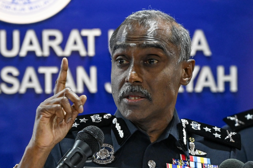 KUALA LUMPUR, May 21 -- The Royal Malaysia Police (PDRM) has opened an investigation paper into defamatory and insulting content against His Majesty Sultan Ibrahim, King of Malaysia, believed to have been posted via a fake TikTok account. Bukit Aman Criminal Investigation Department (CID) director Datuk M. Kumar said the investigation was being conducted by the Classified Criminal Investigation Unit (USJT). “Yes, we have opened an investigation paper and are conducting further investigations through USJT, Bukit Aman CID,” he said. “At present, the investigation is being carried out under the Sedition Act and Section 504 of the Penal Code for intentionally insulting a person with intent to provoke a breach of the peace,” he said when contacted today. He said the probe was also being carried out under Section 233 of the Communications and Multimedia Act 1998 for the improper use of network facilities or applications. Kumar reminded the public to be more careful when posting content on social media, particularly on matters involving the 3R issues of race, religion and royalty. “The CID will not compromise on matters that could disrupt public safety and order, to ensure that peace and prosperity are always maintained,” he said. Yesterday, Bernama reported that the Johor Royal Press Office had called for stern action to be taken against those responsible for creating a fake TikTok account to slander and insult Sultan Ibrahim. According to a post on the King’s official Facebook page, the Royal Press Office said the account, using the name “Sultan Ibrahim Ismail”, was found to be using Artificial Intelligence (AI) technology to spread insulting content against His Majesty. Among the uploaded content was a video containing allegations that the King of Malaysia enjoyed eating pork, a post that it described as untrue and touching on sensitivities, given that His Majesty was a Malay Ruler and the Muslim Head of State. --BERNAMA