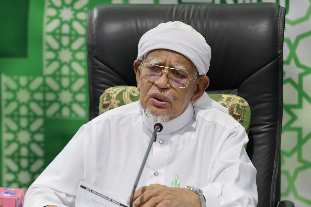 MARANG, May 22 -- PAS will not bow to the will of any party, including Bersatu, in determining its political direction. Its president Tan Sri Abdul Hadi Awang said the party would thoroughly examine every negative action taken by Bersatu. He also said that PAS does not rule out the possibility of moving forward without Bersatu ahead of the 16th General Election (GE16) should both parties fail to reach a consensus in their political cooperation. The party is currently reassessing its ties with its ally in Perikatan Nasional (PN) comprehensively to ensure it does not affect the party’s performance. “We are reviewing all aspects (of the cooperation) because the election is approaching. Elections come with gains and losses. If it affects election matters, we will act accordingly,” he said at a press conference after a Dhuha lecture here today. Abdul Hadi also indicated that the ties between the two parties are currently being tested, saying that PAS remains patient, but stressing that such patience has its limits. -- BERNAMA