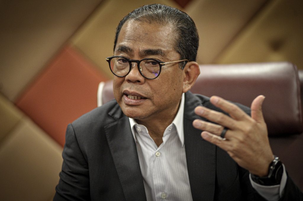 MELAKA, May 15 -- Allocation for the Work-Based Learning (WBL) programme for the Malaysian Armed Forces (MAF) has been increased from RM3 million to RM9.9 million this year, expanding opportunities for 1,520 personnel to obtain academic recognition based on their experience and skills gained throughout their service. Defence Minister Datuk Seri Mohamed Khaled Nordin said the strategic initiative is aimed at improving the employability of MAF personnel after service, while helping them secure more stable jobs and income. “So far, a total of 461 MAF personnel have benefited from the WBL programme, with 231 enrolled at Universiti Teknologi MARA (UiTM) and 230 at Universiti Pertahanan Nasional Malaysia (UPNM), and all are expected to graduate in November and December this year. “For this year, the programme has been expanded to 12 higher education institutions, with nearly 50 study programmes offered across various fields, including business administration, culinary arts, defence technology and logistics management,” he said. He spoke to reporters after officiating the launch of the Defence Ministry’s WBL Programme at Terendak Camp here today. Also present were Royal Malaysian Navy Chief Admiral Tan Sri Dr Zulhelmy Ithnain and Armed Forces Headquarters Chief of Staff Lieutenant-General Datuk Seri Muhammad Huzaimi Sabri. Earlier, Mohamed Khaled witnessed the exchange of Memoranda of Agreement between MAF, UPNM, UiTM and City University Malaysia, symbolising stronger strategic cooperation in implementing the WBL initiative. He also presented certificates of completion to 36 participants of Cohort 1/2025 who began their studies in June 2025, as well as offer letters to 24 new intakes for Cohort 2/2026 who will begin their studies next month. He said the programme is important as most military personnel join the service with only the Sijil Pelajaran Malaysia (SPM) qualification, adding that without intervention, they would retire with the same qualification in an increasingly competitive job market. “Most military personnel enter the service with only SPM qualifications, while over their roughly 20 years of service they accumulate experience, skills and competencies, but these are often not recognised by industry without formal certification,” he said. He said that through collaboration with higher education institutions, personnel’s experience and skills will be assessed and recognised, allowing them to obtain diplomas or formal academic qualifications through a work-based learning approach. “With better academic qualifications, it will help MAF personnel, who on average retire at around 41 and still have growing families to support, to secure jobs and reduce the risk of financial hardship if they rely only on pensions and welfare assistance. “At the same time, this work-based learning approach does not interfere with or affect their core duties in service, an advantage that personnel should make full use of,” he added. -- BERNAMA