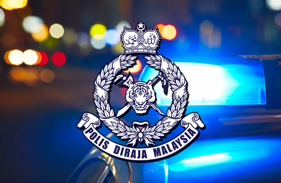 KUALA LUMPUR, MAY 26 -- Two local hardened criminals were shot dead in a shootout with Bukit Aman Criminal Investigation Department (CID) forces at Jalan Persiaran Seri Putra 2, Bandar Seri Putra, in Kajang, Selangor, on Sunday night. Bukit Aman Criminal Investigation Department director, Datuk M. Kumar, said the exchange of gunfire involving the police and criminals occurred at 9.10pm. He said investigations found that both suspects were suspected of being involved in several robbery cases around the Klang Valley. "An inspection (at the scene) found a revolver pistol as well as several bullets and bullet casings. Also found were four machete blades, burglary equipment, face masks and gloves," he said in a statement last night. Kumar said a press conference regarding the incident would be held today. -- BERNAMA