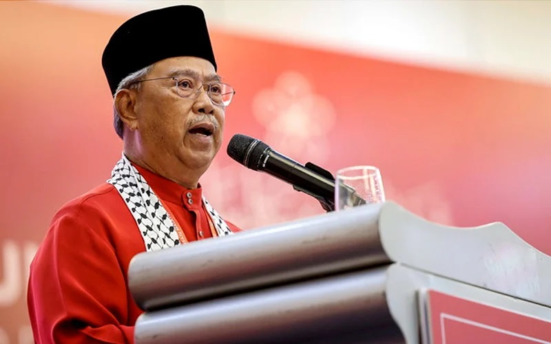 KUALA LUMPUR, June 9 — The United Indigenous Party of Malaysia (BERSATU) expressed its sadness following the decision of the Pan-Malaysian Islamic Party (PAS) to cease political cooperation and sever ties with the party. BERSATU President Tan Sri Muhyiddin Yassin said the decision was made at the request of PAS, even though the cooperation previously built was founded on noble spirit and understanding. According to him, as one of the founding parties of the Perikatan Nasional (PN), BERSATU will continue to remain in the coalition and strengthen its core struggle for the interests of the people. "BERSATU will continue to strengthen the people's concern agenda brought by Perikatan Nasional since its establishment, in addition to supporting the wishes of the people who want change and leadership that represents the aspirations of all Malaysians," he said in a statement today. Muhyiddin also called on all party leaders and members to focus on efforts to strengthen Perikatan Nasional and continue to place the interests of the people as the main focus of the struggle. He said that the current tests should be a catalyst for all party members to work more diligently and enthusiastically. "I am confident that the people who support the ideals of the National Alliance will continue to stand steadfastly with us," he said. Muhyiddin also described the development as a test that has its own wisdom and hoped that all parties would be given guidance and direction by Allah SWT. "God willing, there will certainly be wisdom from what happened. May Allah SWT give us His guidance, success and guidance," he said. — NAMED