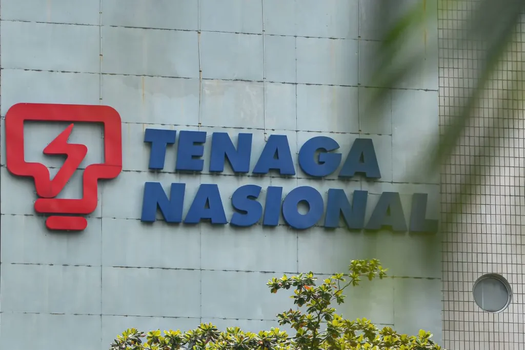 KUALA LUMPUR, June 3 -- Tenaga Nasional Bhd (TNB) sees the increasing use of artificial intelligence (AI) as not replacing workers, but rather as an effective instrument to enhance human capabilities in decision-making as TNB continues its digital transformation journey towards net zero carbon emissions by 2050. Representing TNB at the Gartner APAC CIO Leadership Forum 2026 in Sydney recently, TNB Chief Digital and Information Officer Azlan Ahmad said meaningful transformation on a national scale requires efforts to bridge the gap between two long-standing organizational cultures. The culture is an engineering mindset that focuses on building systems and an information technology mindset that focuses on problem solving. By encouraging collaboration between the two fields, the utility company aims to ensure that as the national grid becomes smarter, the workforce itself will be more competent. "Success in the transformation is not only measured through the use of technology, but also through the psychological readiness of the organization," he said at the forum. He said the efforts were strengthened through the TNB Value Potential Harnessing Program, an organization-wide framework designed to ensure that each initiative delivers measurable results in terms of profitability, operational efficiency and regulatory compliance. To address the challenges of the transition, Azlan stressed the importance of involving employees based on their different levels of readiness to accept change. He also highlighted the different perspectives between users who quickly accept new technologies and conservative engineers who prioritize the stability of critical control systems. According to him, a human-centric approach requires building trust and maintaining deep engagement with long-standing employees before implementing any digital initiatives. “By addressing concerns about job security and elevating the role of the workforce from manual tasks to higher-value advisory roles, technology serves as a nervous system that helps humans navigate complex energy transitions,” he said. TNB believes that the journey towards net zero carbon emissions by 2050 is guided by intelligence and empathy, as well as being driven by the great benefits that AI can bring to the country. "This effort is not just about upgrading the grid but the evolution of the country's legacy, by empowering the workforce to become co-creators of the digital future," said Azlan. He said through this approach, TNB strives to ensure that Malaysia's ever-evolving energy landscape remains resilient, inclusive and better in the future. The forum is an important platform to demonstrate TNB's maturity in developing AI, not just following industry trends to focus on the psychological readiness and operational resilience required by a future-ready workforce. -- BERNAMA