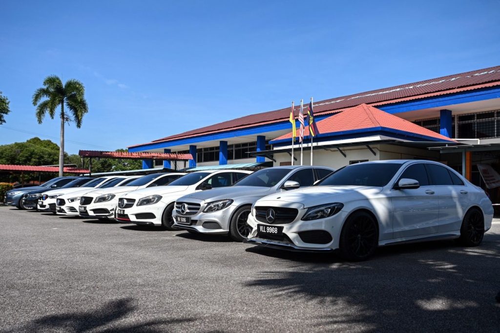SEREMBAN, June 18 -- The Negeri Sembilan Road Transport Department (RTD) has seized 145 luxury vehicles for various road offences through Ops Luxury in the first six months of this year. Negeri Sembilan RTD director Jasyindar Singh Sihdu said this was the result of inspections on 870 luxury vehicles such as BMW, Mercedes-Benz, Toyota Alphard, Lexus and BMW Limousine with 262 offences detected. "They include Motor Vehicle Licenses (LKM), insurance coverage and invalid or expired driving licenses, vehicle modifications without RTD approval and violations of provisions under the Road Transport Act 1987. "During the operation, seven luxury cars driven by non-citizens including from China, Pakistan, Bangladesh and a United Nations High Commission for Refugees (UNHCR) cardholder were seized," he said in a statement here today. He said that every offence would be dealt with without any compromise, including confiscation of vehicles and prosecution in court. He said his party would increase the frequency and intensity of enforcement operations including patrols, roadblocks and technical inspections to ensure compliance with traffic laws is always at the highest level. -- BERNAMA
