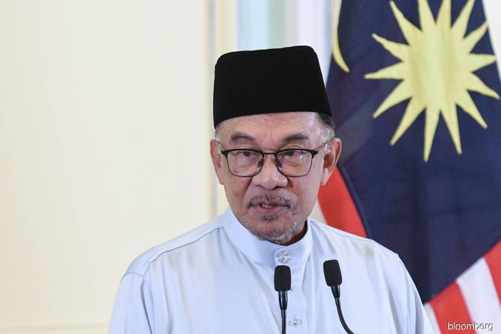 KUALA LUMPUR, June 4 -- Prime Minister Datuk Seri Anwar Ibrahim has stressed that the pursuit of knowledge and the strengthening of moral values must remain the foundation of efforts to build a MADANI nation, particularly at a time when nations around the world are racing to embrace technological advancements. He said a country's progress should not be measured solely by technological achievements and physical development, but must also be guided by faith, ethics and human values. “We see countries across the world today competing to advance new technologies, including artificial intelligence (AI), but the core foundation must remain knowledge and moral values,” he said when speaking at the “Majlis Ilmu MADANI” event at the Al-Sultan Abdullah Mosque, Menara Merdeka 118, here tonight. Anwar said technological mastery and modern development cannot be separated from the need to cultivate faith, integrity and strong human values, as these elements are essential in ensuring that progress benefits society as a whole. He said Muslims once led the world through their commitment to knowledge, scholarship and civilisation-building, but gradually fell behind when that intellectual tradition was neglected. According to the prime minister, Islam had historically contributed significantly to the development of world civilisation and exerted influence across various regions through the rich legacy of knowledge and thought advanced by earlier Muslim scholars. The “Majlis Ilmu MADANI” programme, organised by the Malaysian Islamic Development Department (JAKIM), brought together members of the public from various backgrounds to participate in religious lectures and intellectual discourse. Anwar also expressed appreciation to prominent Islamic scholars who attended the event, including Sheikh Muhammad Hydara al-Jilani and Habib Ali Zaenal Abidin Al Hamid. Also present was Minister in the Prime Minister’s Department (Religious Affairs) Senator Dr Zulkifli Hasan. -- BERNAMA
