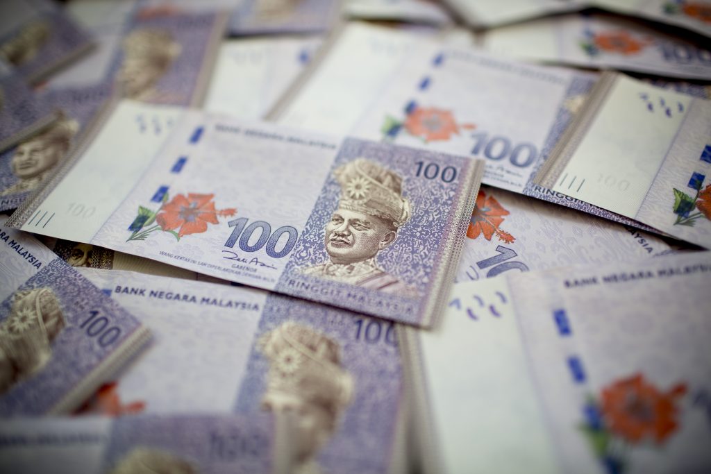 KUALA LUMPUR: The ringgit opened higher against the United States (US) dollar and most other major currencies today, in line with a slight decline in the US Dollar Index (DXY) following the easing of tensions in West Asia. At 8am, the local currency rose to 4.0665/0780 against the US dollar from 4.0715/0760 at the close on Monday. Bank Muamalat Malaysia Bhd Chief Economist, Mohd Afzanizam Abdul Rashid said the DXY fell slightly to 99.98 points as Iran and Israel were seen showing signs of easing their attacks on each other, although the development could still change. “Market sentiment is expected to remain cautious ahead of the US Consumer Price Index (CPI) release tomorrow. "Taking into account the ongoing war and its impact on fuel prices, in addition to the strong non-farm payrolls (NFP) data last week, the Federal Reserve (Fed) is expected to maintain a tight monetary policy stance," he told Bernama. The ringgit traded mostly higher against a basket of major currencies. It strengthened against the British pound to 5.4219/4372 from 5.4249/4309 and rose against the Japanese yen to 2.5385/5459 from 2.5445/5475, but weakened against the euro to 4.6879/7011 from 4.6867/6919 at yesterday's close. The local currency is also trading higher than most regional currencies. The ringgit rose against the Singapore dollar to 3.1548/1639 from 3.1577/1614, strengthened against the Thai baht to 12.3639/4049 from 12.3942/4128, rose against the Philippine peso to 6.59/6.61 from 6.60/6.61, and rose against the Indonesian rupiah to 223.5/224.3 from 223.8/224.2 on Monday. -- BERNAMA