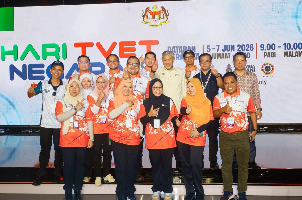 PUTRAJAYA, June 6, 2026 – Deputy Prime Minister, Datuk Seri Dr. Ahmad Zahid Hamidi, has invited the public to participate in the National TVET Day 2026 celebrations currently taking place at Dataran Putrajaya until June 7. According to him, the event has received an encouraging response so far, attracting visitors from all walks of life who are eager to explore the educational, skills training, and career opportunities offered through Technical and Vocational Education and Training (TVET). “I would like to share the vibrant atmosphere of the National TVET Day 2026 celebrations currently being held at Dataran Putrajaya. Alhamdulillah, the response has been very encouraging, with visitors from various backgrounds coming to see firsthand the education, skills development, and career opportunities available through TVET,” he said. Ahmad Zahid also encouraged those who have not yet attended to take advantage of the remaining days of the celebration, which feature a wide range of engaging activities, exhibitions, and interactive showcases related to TVET. “There are still many exciting activities awaiting visitors today and tomorrow. I warmly invite everyone to come and support the nation's human capital development agenda through TVET,” he added. The National TVET Day 2026 celebration is being held at Dataran Putrajaya from June 5 to June 7, 2026, operating daily from 9:00 a.m. to 10:00 p.m. The event brings together educational institutions, government agencies, industry players, and various stakeholders in a collective effort to strengthen TVET as a key pathway for developing skilled talent and a future-ready workforce for Malaysia. -- MINUTESMY -- CREDIT: FB ZAHID HAMIDI