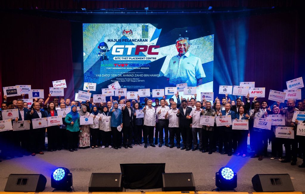 KUALA LUMPUR, June 6 -– Deputy Prime Minister Datuk Seri Dr Ahmad Zahid Hamidi today officiated the launch of the GITC TVET Placement Centre (GTPC), describing it as a crucial platform to connect skilled talent with industry demands and strengthen Malaysia’s technical and vocational education and training (TVET) ecosystem. Speaking at the Hari TVET Negara 2026 celebration, Zahid said the country's TVET sector continues to record encouraging growth, driven by rising enrolment rates and increasing confidence among young Malaysians in skills-based education. “The continuous increase in TVET enrolment and the growing number of youths choosing this pathway reflect stronger public confidence in skills-based education,” he said. Zahid noted that as more skilled graduates enter the workforce, it is essential for industry opportunities to expand at the same pace to ensure talent is effectively absorbed into the job market. He said the implementation of TVET 2.0 and the establishment of GTPC are important initiatives aimed at ensuring that training programmes, industrial placements, apprenticeships and employment opportunities are aligned more systematically with actual market requirements. “I believe GTPC will serve as a bridge between talent and industry, helping to produce a workforce that is fully prepared to meet the needs of the nation’s strategic sectors,” he said. According to Zahid, the success of TVET should not be measured solely by the number of students enrolled in institutions, but by the ability of graduates to secure quality employment, earn better incomes and build more secure futures. He stressed that close collaboration between the government, training institutions and industry players will remain key to strengthening the national TVET ecosystem and ensuring its continued relevance. “Through strong cooperation among all stakeholders, we will continue to enhance the TVET ecosystem so that it remains one of the key drivers of Malaysia’s future development and economic progress,” he added. -- MINUTESMY -- CREDIT: FB ZAHID HAMIDI