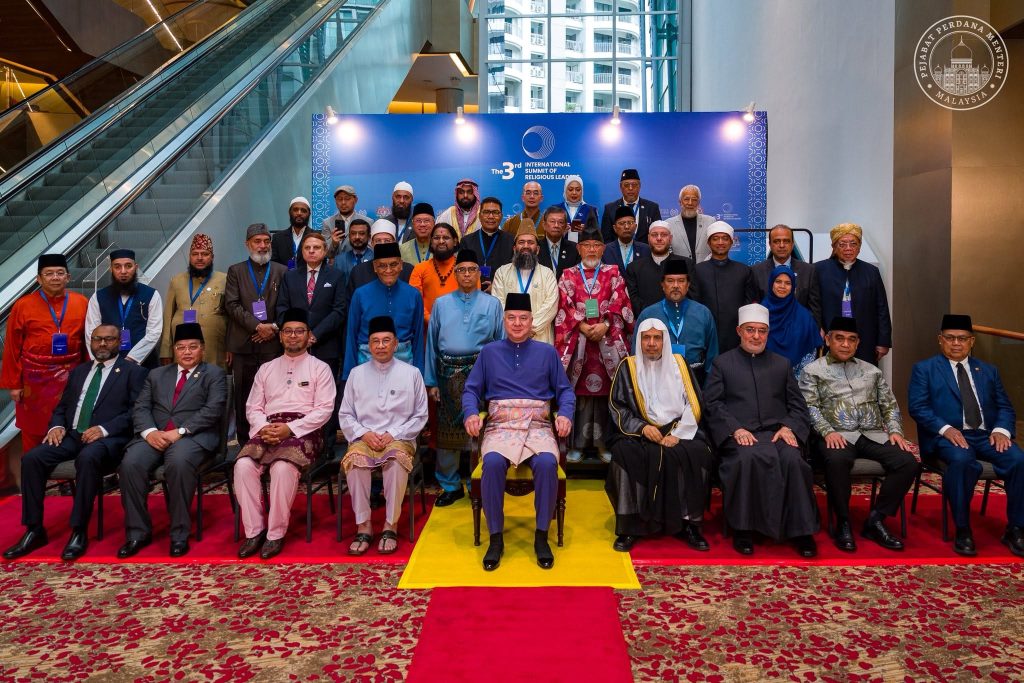 KUALA LUMPUR, June 13 — Prime Minister Datuk Seri Anwar Ibrahim yesterday has underscored the critical role of religious leaders in fostering peace, justice and compassion amid growing global conflicts and divisions. Speaking at the Third International Religious Leaders' Summit, which gathered religious leaders, scholars, academics and policymakers from 31 countries, Anwar said the voice of faith-based leaders is increasingly important in navigating an uncertain and fragmented world. The Prime Minister also conveyed his appreciation to the Sultan of Perak, His Royal Highness Sultan Nazrin Muizzuddin Shah, who officiated the summit and delivered the keynote address. Anwar stressed that efforts to achieve peace should not be left solely to political considerations, but must also be guided by universal values of humanity, justice and compassion. “In a world environment that is increasingly filled with conflict, division and uncertainty, the role of religious leaders as voices of conscience, moderation and wisdom has become more crucial than ever,” he said. He highlighted ongoing humanitarian crises, including the tragedy in Gaza and conflicts in other parts of the world, calling for greater moral leadership in addressing global challenges. The Prime Minister reaffirmed Malaysia’s commitment to mutual respect, religious freedom and harmonious coexistence, principles enshrined in the Federal Constitution. “As a plural society, Malaysia believes that true strength lies not in uniformity, but in the ability to manage differences fairly, wisely and respectfully,” he said. Anwar also cautioned against the misuse of religion as a tool to incite hatred and division, emphasising that faith should instead serve as a force for peace, unity and the protection of human dignity regardless of race, religion or background. He expressed hope that international dialogues and forums such as the summit would continue to strengthen understanding among communities and inspire collective efforts towards building a more peaceful, just and humane world. -- MINUTESMY -- SOURCE: FB ANWAR IBRAHIM