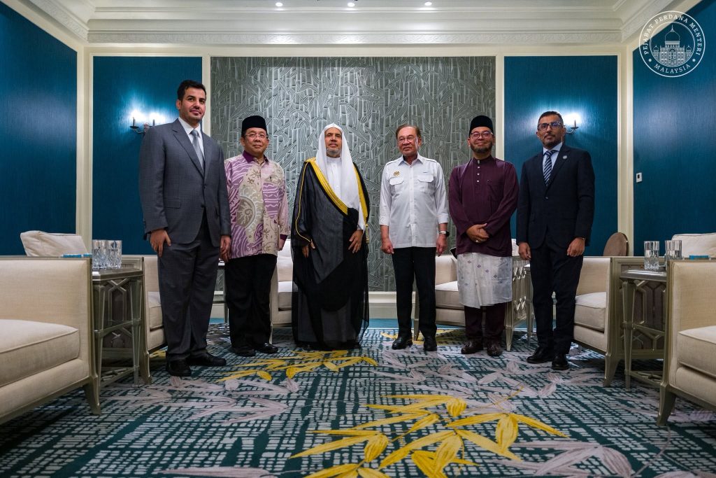 PUTRAJAYA, June 15 — Prime Minister Anwar Ibrahim yesterday received a courtesy visit from Secretary-General of the Muslim World League, Sheikh Dr Mohammad bin Abdulkarim Alissa, in Putrajaya, where both leaders exchanged views on developments in the Islamic world and efforts to strengthen interfaith understanding. In a statement today, Anwar said the discussions highlighted the importance of fostering dialogue and cooperation among religious communities amid growing global challenges and tensions. The Prime Minister noted that both sides were encouraged by the success of the recent 3rd International Religious Leaders' Summit held in Kuala Lumpur, which brought together religious leaders, scholars and community representatives from various countries and backgrounds. He described the summit as an important platform for promoting mutual understanding, bridging differences and cultivating a mature culture of dialogue among diverse communities. During the meeting, Alissa also shared his views on Malaysia’s growing role in strengthening ties between the Islamic world and the international community, including efforts to foster greater understanding between Eastern and Western societies. Anwar expressed appreciation for the Muslim World League’s active role in promoting moderation, peace and interfaith cooperation at a time when conflicts and tensions continue to affect many parts of the world. The discussions also touched on the position of the Islamic world and the need to empower communities through education, economic development, scientific advancement and technological mastery, while upholding the universal values of justice, compassion and humanity. Both leaders agreed that a more peaceful and stable future can only be achieved through continuous dialogue, mutual respect and greater openness in building stronger relationships among societies and followers of different faiths worldwide. “A more peaceful and stable future can only be built through continuous dialogue, mutual respect and openness in strengthening ties among communities and believers of various religions around the world,” Anwar said. -- MINUTESMY -- SOURCE: FB ANWAR IBRAHIM