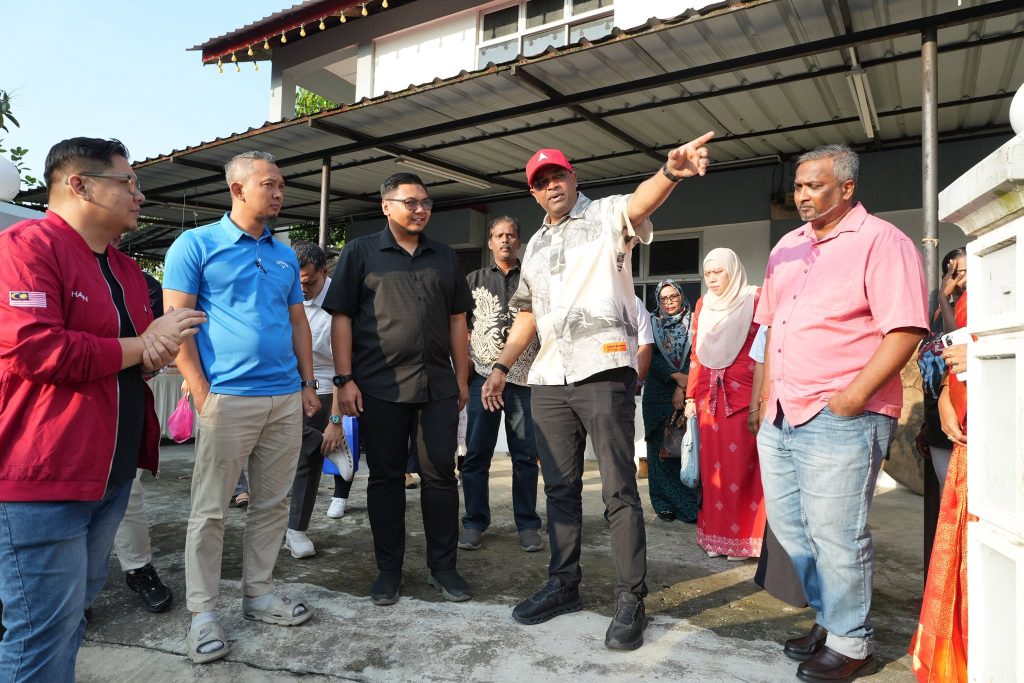 JOHOR BAHRU, June 21 — Deputy Entrepreneur Development and Cooperatives Minister R. Ramanan has expressed confidence in the readiness of Parti Keadilan Rakyat (KEADILAN) machinery in Kempas as preparations intensify for the upcoming Johor State Election. During a visit to the KEADILAN Main Operations Room for the Kempas state constituency, Ramanan was briefed on the party's strategic planning, campaign coordination and ongoing preparations leading up to polling day. The visit provided an opportunity for the party leader to assess the preparedness of grassroots members and election workers tasked with mobilising support in the constituency during the crucial weeks ahead. Ramanan said the briefing highlighted the commitment and dedication demonstrated by the KEADILAN Kempas team in ensuring the party is well-positioned for the state election campaign. He also took the opportunity to exchange views and share ideas with grassroots members on strengthening campaign efforts and ensuring that initiatives undertaken by the party effectively address the needs and aspirations of the people. "I would like to congratulate the entire KEADILAN Kempas team for the commitment, spirit and determination they have shown. This sense of unity is our strength as we continue the struggle to bring about positive change and champion the interests of the people," he said. Ramanan stressed the importance of teamwork and solidarity in advancing the Reformasi agenda and securing the people's mandate in Johor. He expressed confidence that through hard work, unity and unwavering commitment, KEADILAN and its allies would be able to achieve success in the state election. "We move as one team, with one heart and one determination to ensure the Reformasi agenda continues to be strengthened and receives the support of the people of Johor," he said. The Johor State Election is expected to see intense competition among political parties as campaign activities gather momentum across the state. -- MINUTESMY