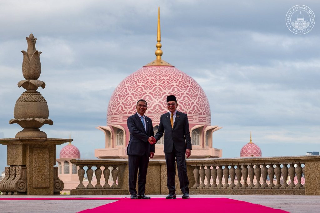 PUTRAJAYA, June 22 – Prime Minister Datuk Seri Anwar Ibrahim today welcomed Bangladesh Prime Minister Tarique Rahman, who arrived in Malaysia for a two-day official visit aimed at strengthening bilateral ties and expanding cooperation between the two nations. Speaking in Putrajaya, Anwar expressed appreciation for Tarique's decision to choose Malaysia as his first official bilateral destination abroad since assuming office in February 2026. “The visit reflects the close friendship and longstanding trust between Malaysia and Bangladesh and is a meaningful honour for our country,” Anwar said. Upon arrival at the Perdana Putra Complex, Tarique and his delegation were accorded an official welcoming ceremony, including an inspection of a guard of honour comprising 105 personnel and three officers from the First Battalion of the Royal Malay Regiment, led by Major Nur Ahmad Zaim Zahari. The visit underscores the strong and enduring relationship between Malaysia and Bangladesh, which have maintained close diplomatic and economic ties over the years. Anwar noted that the official visit is expected to further enhance bilateral relations and create new opportunities for collaboration in areas of mutual interest, including trade, investment, labour, education, and regional cooperation. The two leaders are expected to hold discussions on a range of issues aimed at deepening cooperation and strengthening the strategic partnership between the two countries. Tarique's visit marks an important milestone in Malaysia-Bangladesh relations and highlights the shared commitment of both governments to advancing mutual prosperity and regional stability. -- MINUTESMY