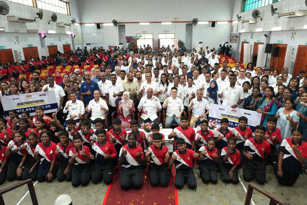 JOHOR BAHRU, June 23 — Deputy Minister of Entrepreneur Development and Cooperatives Datuk Seri R. Ramanan today launched the MADANI Furniture Initiative and the Kalvi MADANI Programme, reaffirming the government's commitment to investing in the future of Malaysian children through quality education. The launch ceremony was held at SJK(T) Jalan Yahya Awal in Johor Bahru and was attended by Education Minister Fadhlina Sidek, Deputy Education Minister Wong Kah Woh, representatives from 71 Tamil national-type schools (SJKT), school administrators, Parent-Teacher Associations (PIBG), parents and students. Speaking at the event, Ramanan said education remains the most valuable investment in shaping the future generation and ensuring social mobility for all Malaysians. “Through education, children are given the opportunity to transform their lives, build confidence and create a brighter future. The MADANI Government under the leadership of Prime Minister Datuk Seri Anwar Ibrahim remains committed to ensuring no child is left behind in accessing quality education,” he said. Ramanan announced that a total allocation of RM20.8 million has been approved for the implementation of the two initiatives, which are expected to directly benefit students from the Indian community nationwide. Under the MADANI Furniture Initiative, 361 Tamil national-type schools across the country will receive upgraded furniture and classroom facilities aimed at creating a more comfortable and conducive learning environment. Meanwhile, the Kalvi MADANI Programme will provide free tuition classes, nutritional support, learning kits and digital device assistance to help improve students’ academic performance and overall learning experience. In addition, Ramanan announced ICT Equipment Assistance in the form of Smartboards for 140 Tamil schools, further strengthening access to digital learning and supporting the government's efforts to accelerate educational digitalisation. He said the initiatives reflect the MADANI Government’s determination to translate commitments into meaningful action for the benefit of students and communities. “The MADANI Government is not merely listening to the needs of the people but is actively implementing solutions to ensure every Malaysian child has an equal opportunity to succeed,” he added. The programmes are expected to significantly enhance learning conditions and educational outcomes for thousands of students in Tamil schools nationwide. -- MINUTESMY