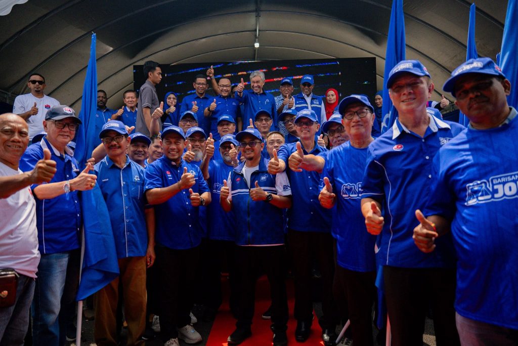 BATU PAHAT, June 29 -- Barisan Nasional (BN) chairman Datuk Seri Dr Ahmad Zahid Hamidi has called yesterday on party machinery to remain united and continue working sincerely to serve the people as efforts to strengthen the coalition's support in Johor continue. Speaking at a gathering with BN supporters and party machinery at Dataran Tanjung Simpang in Tongkang Pechah, Sri Gading, Ahmad Zahid expressed appreciation for the strong turnout, describing it as a reflection of the coalition's enduring spirit of unity. "I am grateful to all the party machinery who attended. The spirit shown today proves that the strength of Barisan Nasional has always been built on togetherness and solidarity," he said. The Deputy Prime Minister urged party members and volunteers to continue engaging with the grassroots and to remain committed to championing the interests of the people. He said the struggle ahead remains challenging, but emphasised that consistent service and close engagement with the community would strengthen public confidence in BN. "Come together, strengthen our resolve and continue to win the hearts of the people with sincerity. Keep working, keep serving and continue carrying the voice of the people of Johor," he said. Ahmad Zahid also expressed confidence that, with unity and commitment, BN would be able to defend the trust placed in the coalition and secure victory for its candidates in the interest of ensuring Johor's continued progress and development. He said the coalition remains focused on safeguarding the state's stability and delivering sustainable development that benefits the people. -- MINUTESMY