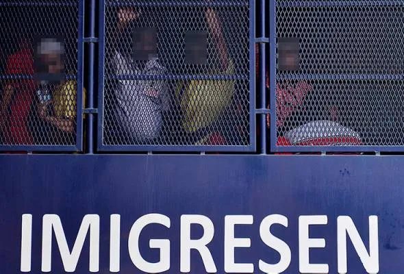 JOHOR BAHRU: The Immigration Department (JIM) arrested 72 foreign workers for various offences in an integrated operation at a food court area around the city, last Friday. Johor Immigration Director Datuk Mohd Rusdi Mohd Darus said the operation was carried out starting at 8pm with the participation of members of the Border Control and Protection Agency (AKPS) and the Royal Malaysian Customs Department (JKDM). He said all those arrested consisted of 17 men from Myanmar, Indonesia (four men, 10 women), Vietnam (three men, 37 women) and a Chinese woman, who worked as restaurant waiters and cooks, aged between 19 and 46. "A thorough check was carried out on workers and employers without any compromise. As a result, we were able to detect those who were working without valid passes and abusing social visit pass facilities," he said in a statement today. Mohd Rusdi said all of them were suspected of committing offences under the Immigration Act 1959/63 and the Immigration Regulations 1963 and were placed at the Setia Tropika Immigration Depot here for further investigation. "A total of five Form 29s, which are summonses to witnesses, were issued throughout the inspection to assist in the investigation," he said. He said the integrated operation reflected the continued commitment of enforcement agencies in strengthening security control, maintaining public order and ensuring that the country's rule of law is always maintained. -- BERNAMA