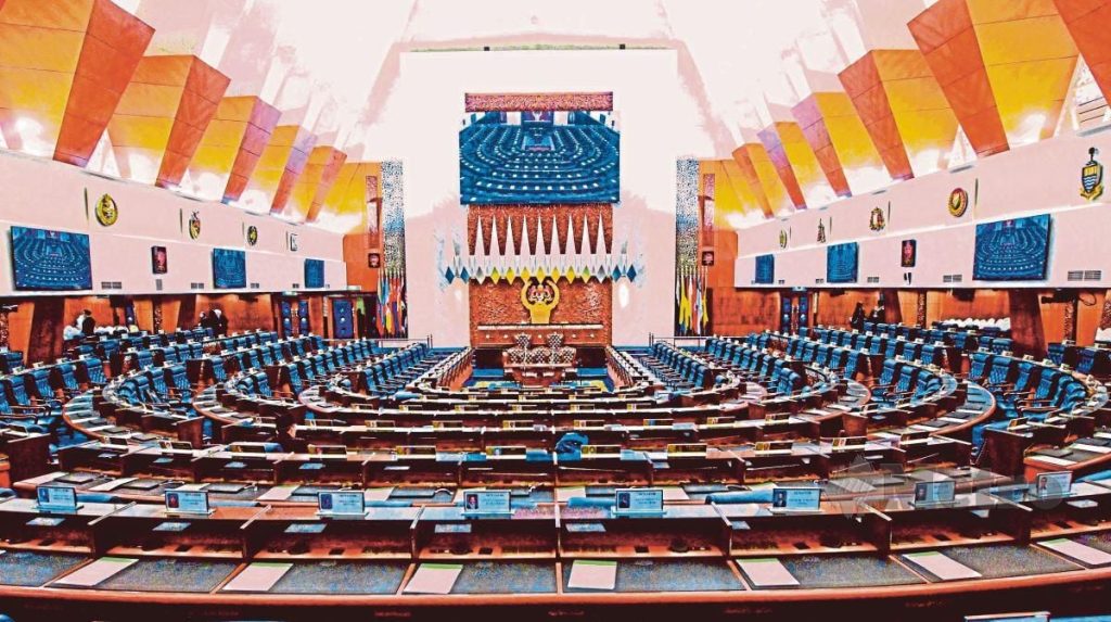 KUALA LUMPUR, JUNE 20 -- The Second Meeting of the Fifth Term of the 15th Parliament, which begins this Monday, will focus on the tabling of several major bills, including the Constitution (Amendment) Bill 2026 to limit the Prime Minister's term of office to 10 years, which will be re-tabled. The conference, which will last until July 16, is also scheduled to re-table the Constitution (Amendment) Bill (No. 2) 2026 which aims to separate the roles of the Attorney General and the Public Prosecutor. Both bills were previously tabled at the First Meeting of the Fifth Term of the 15th Parliament. However, the bill relating to the Prime Minister's term limits did not obtain the support of two-thirds of the Dewan Rakyat members, while the bill on the role of the Attorney General and Public Prosecutor has been referred to the Dewan Rakyat Special Select Committee, to provide space for all relevant parties to refine and examine it. Also of interest is the Cyber Crime Bill 2026, in addition to the Road Transport Act (Amendment) Bill 1987 which is scheduled to be tabled on the first day of the session and will be debated the following day. Transport Minister Anthony Loke said the proposed amendments, which include 11 scopes of amendments and 42 clauses, focus on action against illegal racing activities which are still a serious threat to the safety of road users. "The amendment also includes stricter measures to combat tonto activities and strengthen enforcement aspects in an effort to improve road safety and ensure more effective compliance with the law," he said recently. Apart from that, the 16-day conference is also expected to focus on discussions on various issues, particularly the impact of the global energy supply crisis on Malaysia following the ongoing conflict in West Asia, which has affected the international energy supply chain. Meanwhile, the Speaker of the Dewan Rakyat, Tan Sri Johari Abdul, reminded all Members of Parliament to carry out their responsibilities as representatives of the people and carry out the functions of the Dewan Rakyat through orderly, mature debates based on the Standing Orders, despite the current dynamic political situation. He said that both government and opposition MPs must carry out their respective roles, focus on issues of interest to the people and the country, as well as ensure a high quality of debate to strengthen quality democracy and help produce better policies. "The House of Representatives is the country's highest legislative institution...every debate should be based on facts, data and constructive proposals, rather than being influenced by sentiment or polemics that do not bring solutions." "The people expect the representatives they elect to discuss issues of cost of living, education, health, economy, job opportunities and community well-being seriously and responsibly," he told Bernama. Commenting on the Johor State Election (PRN) which was held simultaneously with the Dewan Rakyat sitting, Johari also reminded all Members of Parliament to give a high commitment to attending Parliament, in addition to not abusing the sitting session for politics. He said that although Members of Parliament have various political commitments outside the Dewan Rakyat, their presence and participation in sittings is a major responsibility that cannot be ignored. "I believe every Member of Parliament understands the responsibility and trust given by the people. The Dewan Rakyat is a place to discuss policies, laws and issues of national interest." "Therefore, I hope that all Honorable Members can give due commitment to the proceedings of the session and take advantage of this session to express their views responsibly and comply with the Rules of Procedure," he said. In addition to the Dewan Rakyat session, the Dewan Negara will also begin a 10-day session from July 20 to August 4. -- BERNAMA