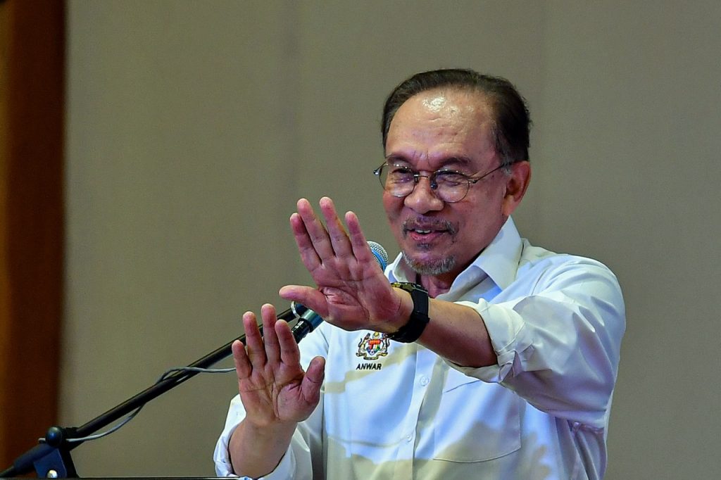 KUALA LUMPUR, JUN 5 -- Prime Minister Datuk Seri Anwar Ibrahim has reaffirmed the Federal Government’s full support for Negeri Sembilan Ruler Tuanku Muhriz ibni Almarhum Tuanku Munawir and the state administration led by Menteri Besar Datuk Seri Aminuddin Harun, warning that any attempt to pressure or intimidate the monarchy could threaten national security and public order. Speaking to reporters after Friday prayers at Masjid Meranti here, Anwar stressed that constitutional disputes involving royal institutions must be addressed through lawful and established channels. “Threatening or forcing any ruler to act would have a very negative impact on the country and its security,” he said. The Prime Minister emphasised that rulers are bound by constitutional provisions, legal frameworks and longstanding customs, adding that actions perceived as undermining the institution of the monarchy should be avoided. While acknowledging the right of individuals to pursue legal and constitutional remedies, Anwar said any challenge must be supported by sound legal arguments and resolved through due process. “I have conveyed my views directly to Tuanku Muhriz. All parties should respect the constitutional mechanisms available in addressing this matter,” he said. Referring to recent developments surrounding the ongoing royal dispute in Negeri Sembilan, Anwar said an event held at a hotel had not affected the standing or dignity of Tuanku Muhriz. Nevertheless, he noted that governments have a responsibility to provide appropriate advice on matters involving royal institutions. “The monarchy is not merely symbolic. It carries dignity, traditions and established procedures that must be upheld. “As a government, we remain committed to defending the dignity of the monarchy and the sovereignty of the institution,” he said. Anwar reiterated that the Federal Government continues to recognise Tuanku Muhriz as the legitimate Yang di-Pertuan Besar of Negeri Sembilan and urged those with differing views to pursue their concerns through constitutional channels without creating public anxiety or disrupting state administration. The Prime Minister also expressed strong support for Aminuddin’s proposal to dissolve the Negeri Sembilan Legislative Assembly and seek a fresh mandate through state elections. According to Anwar, the proposal had received the consent of Tuanku Muhriz and offered the best path forward in resolving the uncertainty surrounding the ongoing dispute. “Because of the confusion and uncertainty surrounding the matter, I fully support the Menteri Besar’s position that the best course of action is to hold an election, and Tuanku Muhriz has consented to it,” he said. Anwar concluded by reaffirming Putrajaya’s backing for both Tuanku Muhriz and the Negeri Sembilan government. “We are still with Tuanku Muhriz and the state government. If there are other views, they should be pursued through the proper channels. We will not obstruct that process, but there are clear reasons why the current approach should continue,” he added. --PRESSKL