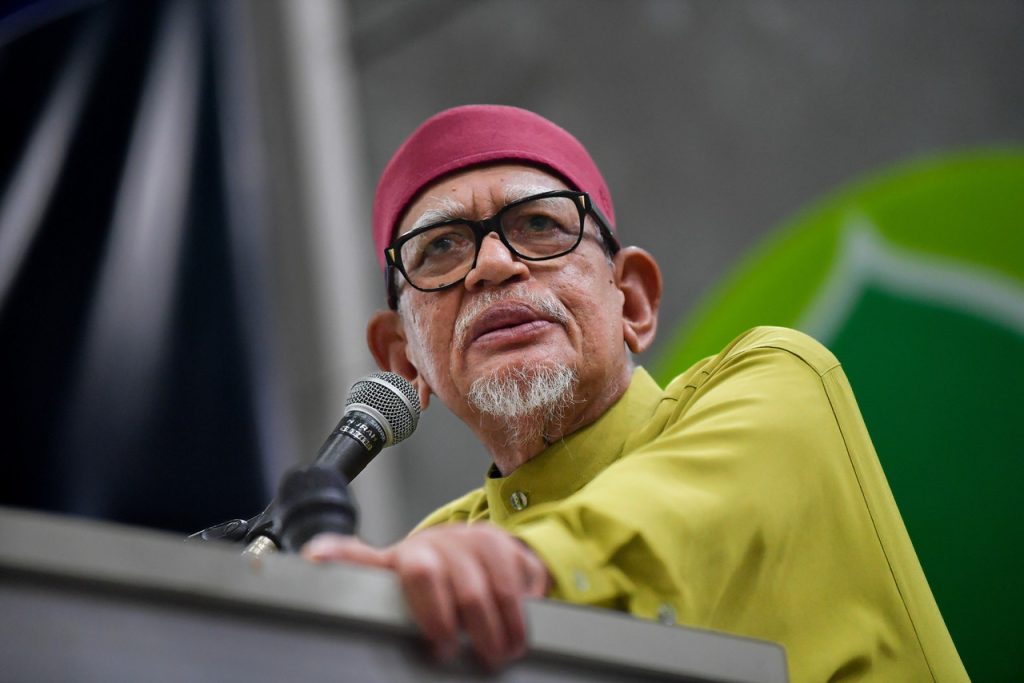 KUALA LUMPUR, June 9 -- PAS yesterday announced its decision to end its political cooperation with Bersatu following a special meeting of the party’s Central Working Committee. In a statement issued by PAS President, Abdul Hadi Awang, the party said the decision was made after reviewing the current status and future direction of PAS–Bersatu political cooperation based on reports, studies and current assessments. The Central Working Committee also endorsed the decision made by the PAS Syura Council on June 2 regarding policy, religious and public interest considerations concerning PAS’ political cooperation, guided by the principle of Muslim unity (penyatuan ummah). Despite ending its formal political cooperation with Bersatu, PAS said it would explore a new form of political understanding and electoral pact aimed at strengthening Muslim unity ahead of upcoming state elections and the 16th General Election (GE16). The meeting also welcomed the interest shown by academics, professionals, political leaders and community activists who have expressed their intention to join PAS. The announcement was made following a special meeting of the PAS Central Working Committee held on Monday. In concluding the statement, Abdul Hadi reiterated the party’s slogan, “Return to the Islamic Solution” (“Kembali Kepada Penyelesaian Islam”). -- MINUTESMY