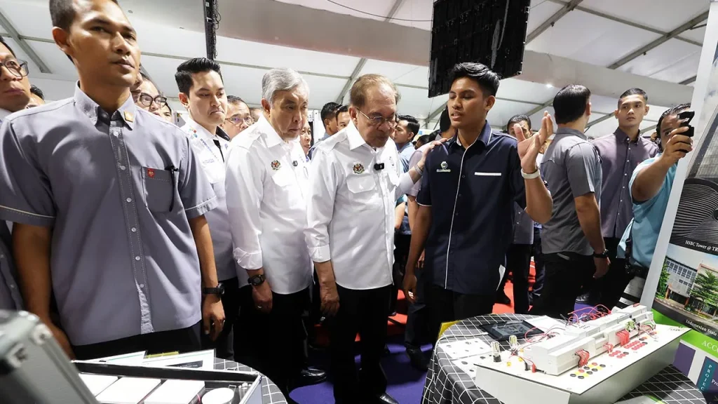 PUTRAJAYA: Funds of up to RM50 million from the High Impact Programme under the Skills Development Fund Corporation (PTPK) will be used to introduce new fields in Technical and Vocational Education and Training (TVET) through the implementation of TVET 2.0. Deputy Prime Minister Datuk Seri Ahmad Zahid Hamidi said the fields include hydrogen energy technology, maintenance, repair and overhaul (MRO) and maritime engineering, which were not previously taught at any TVET institution. "The funds are to translate the implementation into the TVET 2.0 program and are used for new fields that have not been taught at any TVET institution so far." "For example, learning about hydrogen energy for vehicles and machinery, especially for energy production...this includes the fields of MRO and Maritime Engineering," he told the media after the opening ceremony of the National TVET Day 2026 celebration here today. The ceremony was officiated by Prime Minister Datuk Seri Anwar Ibrahim and was also attended by Cabinet ministers and Chief Secretary to the Government (KSN) Tan Sri Shamsul Azri Abu Bakar. Ahmad Zahid said the MRO field is now among the top choices for TVET students due to its good career prospects, including the opportunity to undergo training abroad with leading world airlines such as Airbus and Boeing. "MRO is now chosen as the main choice because it is not only about salary, but students are also given training abroad at Airbus or Boeing companies," he said. He said the government also gave priority to graduates of tahfiz and pondok institutions to participate in TVET programmes to increase their chances of obtaining highly skilled jobs. Meanwhile, Ahmad Zahid said the coordination of TVET implementation at the ministry and agency levels under the leadership of KSN will begin next month with the aim of accelerating the implementation of TVET 2.0. He said the move was important to ensure that all 12 ministries involved and their respective agencies could implement the TVET agenda more effectively and in a coordinated manner. "Demand exceeds supply. Therefore, we must increase training in various fields according to job needs and sectors that receive foreign direct investment (FDI)," he said. Commenting on the sectors that most need skilled workers at present, he said the MRO and semiconductor industries are among the most urgent sectors. Earlier, Anwar in his speech said the government had agreed to allow the use of funds of up to RM50 million from the High Impact Programme under PTPK to strengthen the implementation of TVET 2.0. Anwar, who is also the Finance Minister, said the use of the funds was conditional, namely that employers and industry must work closely with the government to make the TVET 2.0 agenda a success. Under the 2026 Budget framework, the overall allocation for PTPK is set at RM650 million. -- BERNAMA