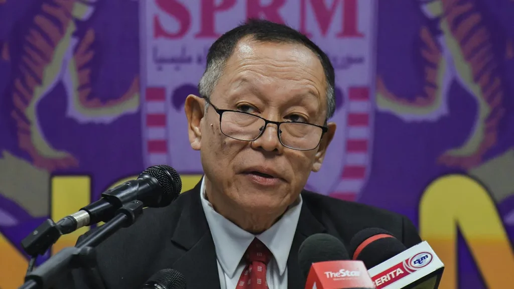 "There is no time limit set for the investigation process. We do not need to rush and we are not chasing time. We (MACC) want to complete the investigation based on the cooperation we receive from SOCSO, not only at the headquarters but in the states. "So what that means is that when we get good cooperation and when the investigation is completed, we will begin prosecution," he said at a special press conference here today. He said Ops Daya, which was launched on June 9, was an integrated operation between MACC and SOCSO to investigate irregularities in Daya Kerjaya 2.0 incentive claims. Abdul Halim said 63 investigation papers had been opened, with 97 individuals comprising 86 company owners and 11 agents arrested as of last Tuesday to assist in the investigation. According to him, of the total, 77 individuals were remanded and his party recorded statements from 577 individuals. "A total of 36 company bank accounts worth RM463,076 were frozen and movable property such as gold, cash and various valuables estimated at RM74,198 were seized in the operation," he said. Abdul Halim said the modus operandi identified was that individual data was misused for incentive claims, one-off consolation prizes were given to employees even though full claims had been made, and information about people with disabilities (OKU) was used for payments to other parties. He said the investigation found that the irregularities occurred between 2024 and 2025 when several companies were believed to have submitted false claims by declaring employees who were not working at their companies for the purpose of obtaining government employment incentives. SOCSO Chief Executive Officer Datuk Seri Dr Mohammed Azman Aziz Mohammed said that as of yesterday, his office had managed to recover RM1.26 million from employers who admitted to committing fraud in the Daya Kerjaya 2.0 Programme application. On June 9, MACC arrested 73 individuals, consisting of 48 men and 25 women aged between 20 and 70, who acted as agents and company owners throughout the country, except Perlis, on suspicion of being involved in a syndicate forging Daya Kerjaya 2.0 incentive claims involving a value of approximately RM9 million. Initial investigations found that all the suspects were suspected of committing the act between 2024 and 2025, by making false claims involving government employment assistance of RM1,500 per month for six months for each worker employed by private sector employers and government-linked companies (GLCs). -- BERNAMA